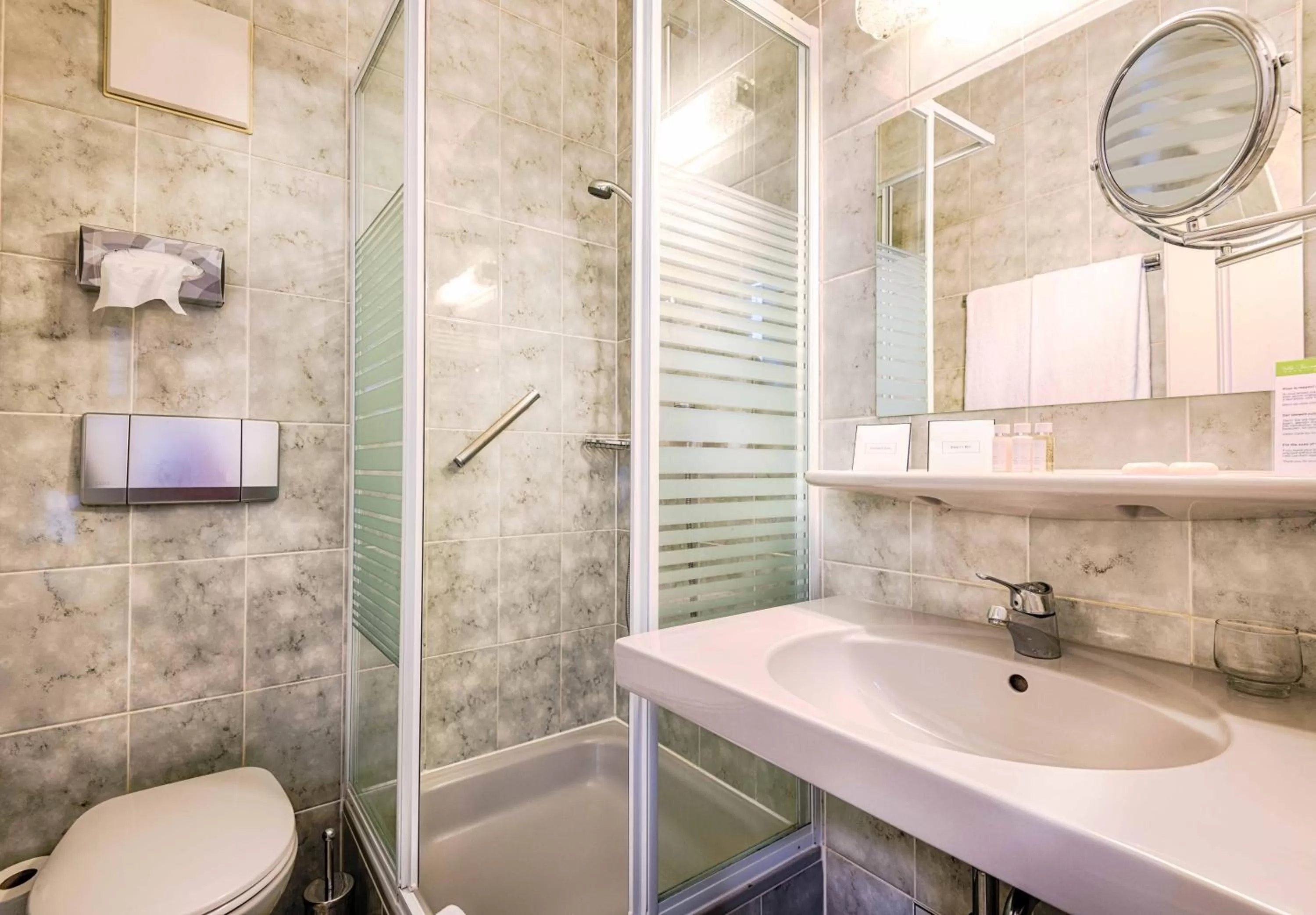 Bathroom in Villa Toscane