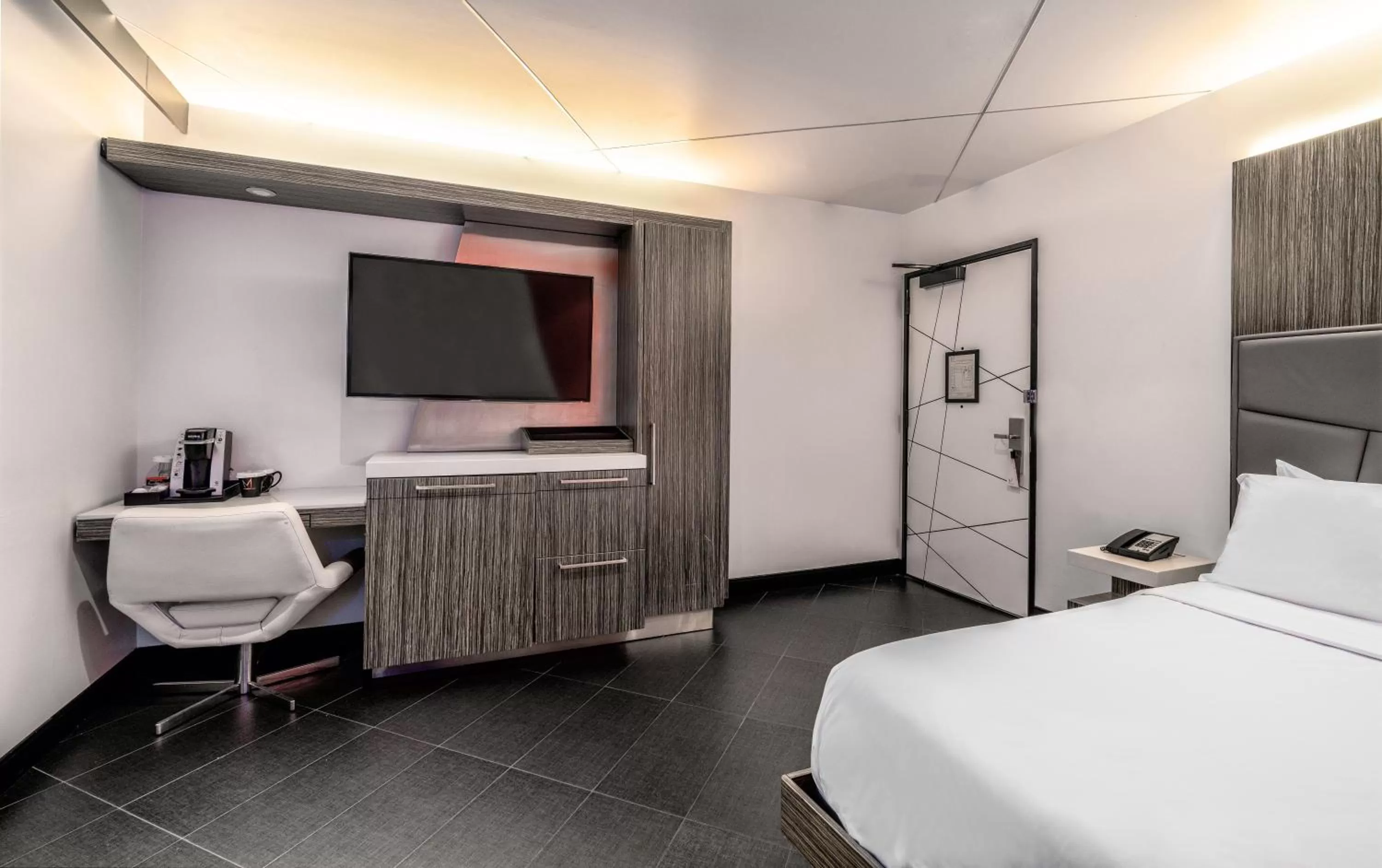 TV and multimedia, Bed in The Moment Hotel