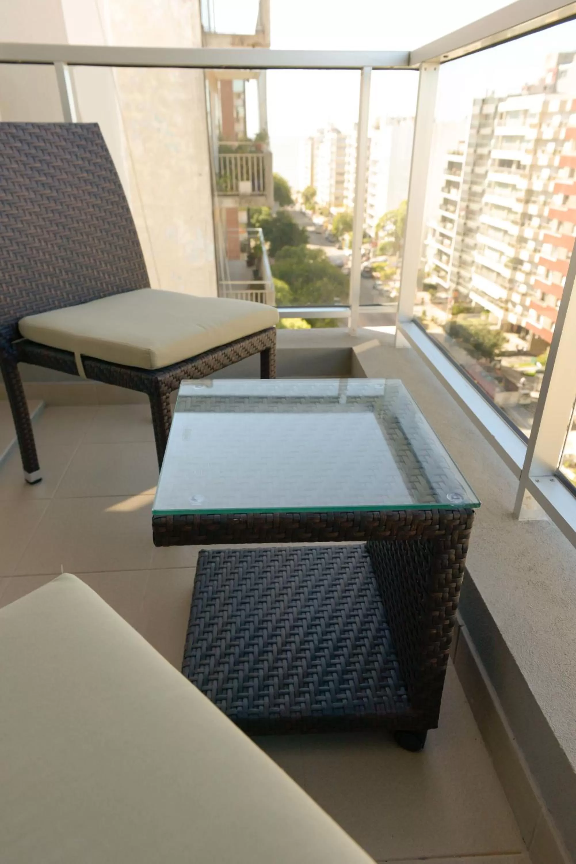 Balcony/Terrace, Bed in Mérit Montevideo Apart & Suites