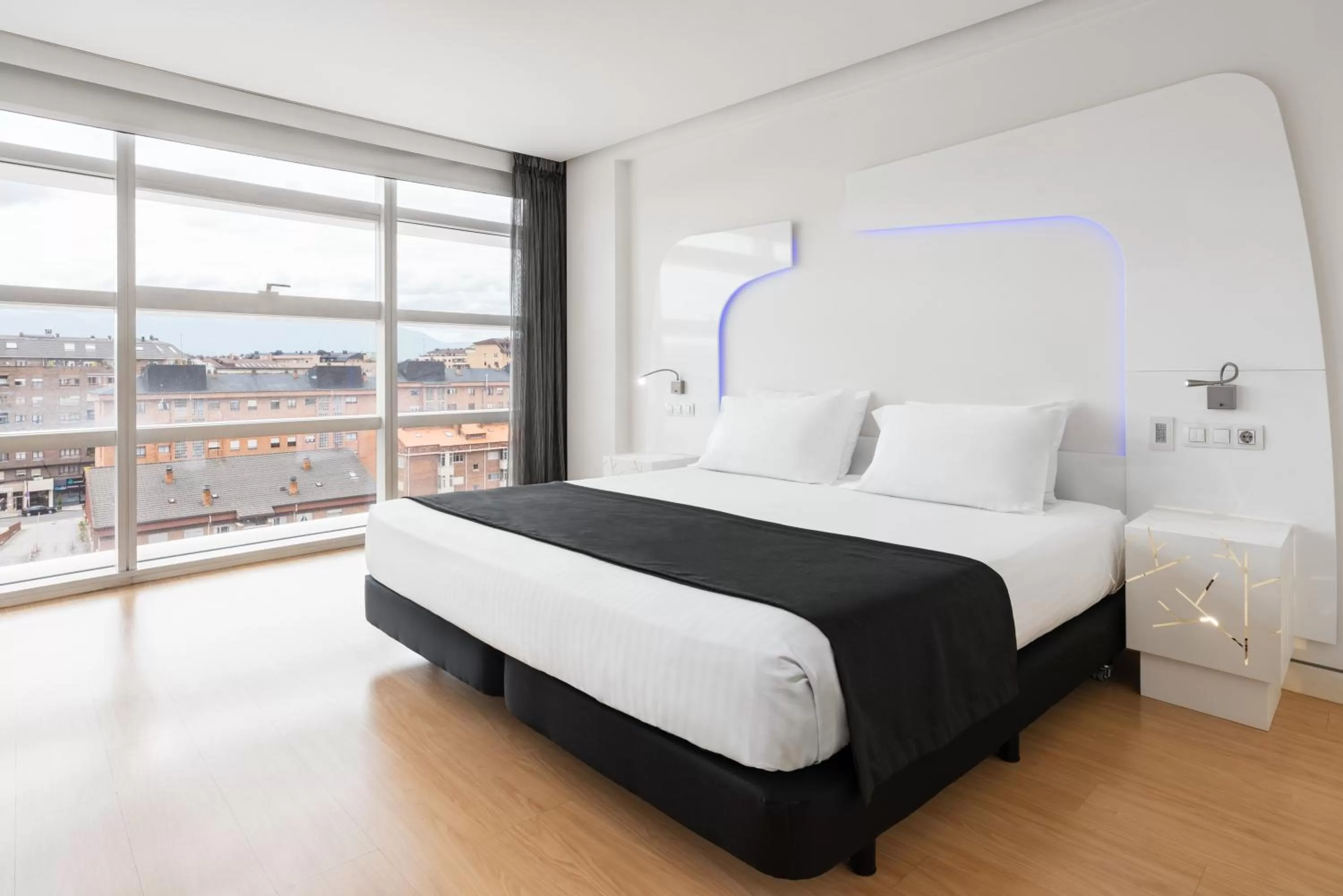 Bedroom, Bed in Eurostars Palacio de Cristal