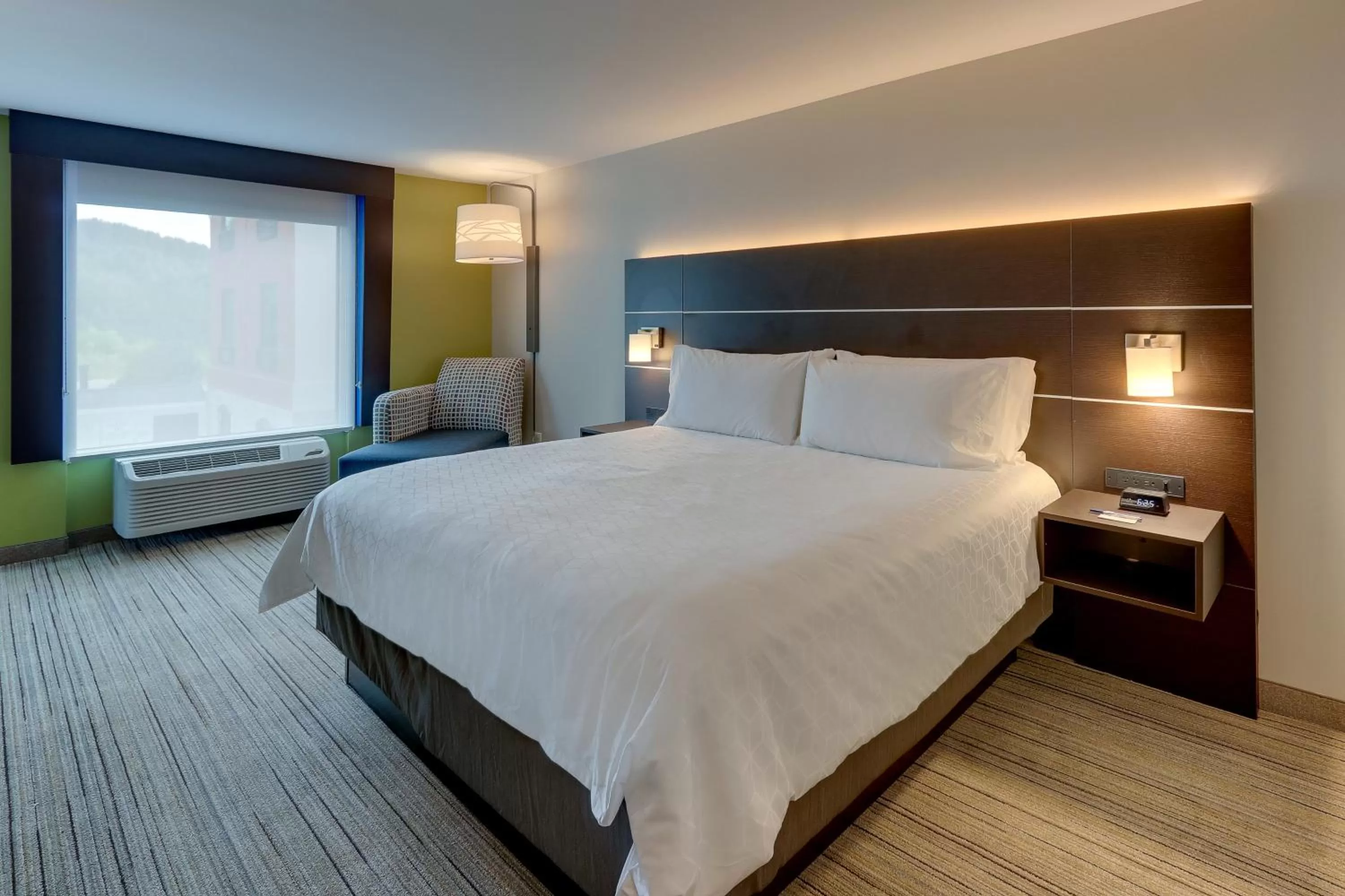 Photo of the whole room, Bed in Holiday Inn Express Hotel & Suites Corbin, an IHG Hotel