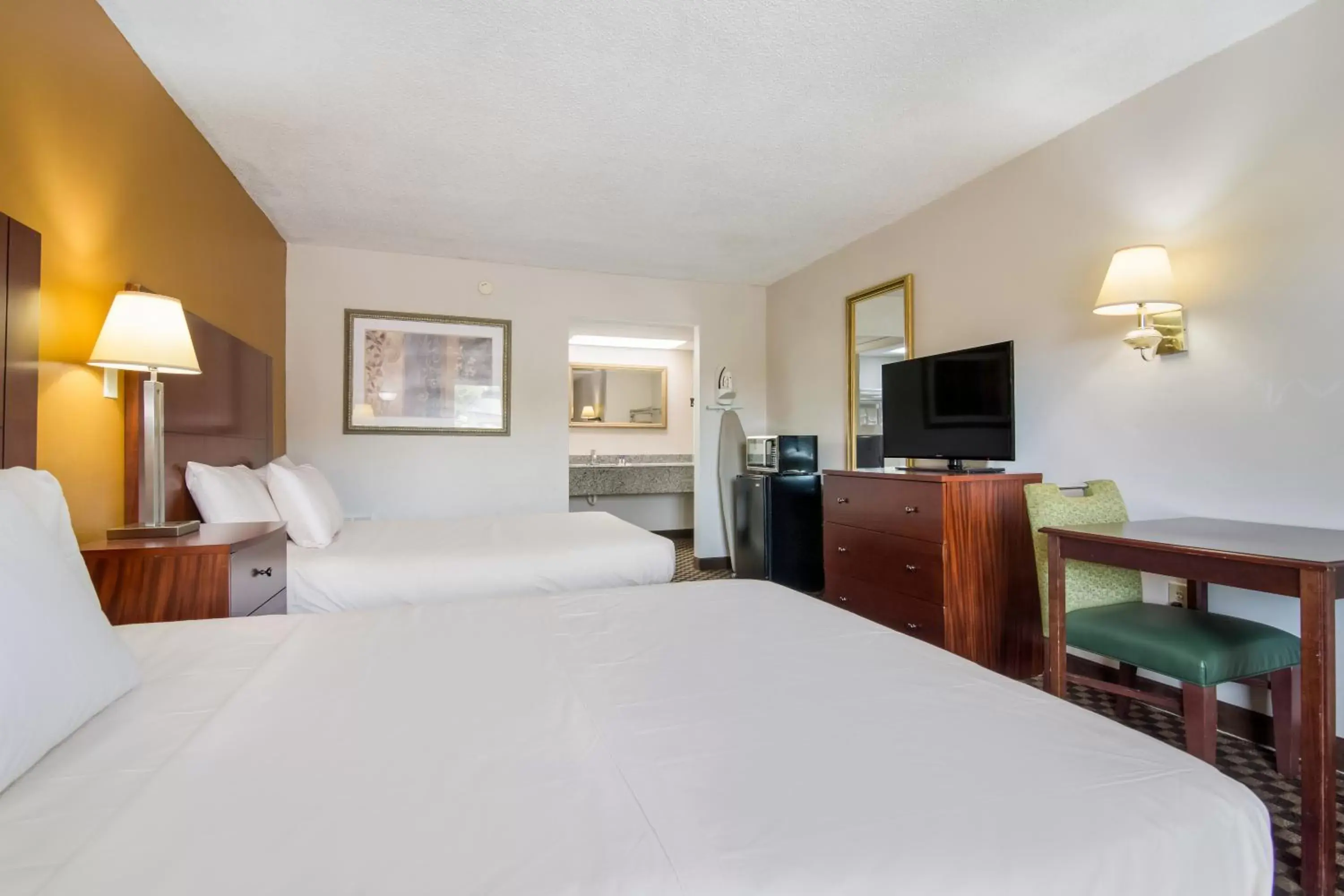 Standard Queen Room with Two Queen Beds in Americas Best Value Inn Wadesboro Standard Queen Room with Two Queen Beds in Americas Best Value Inn Wadesboro