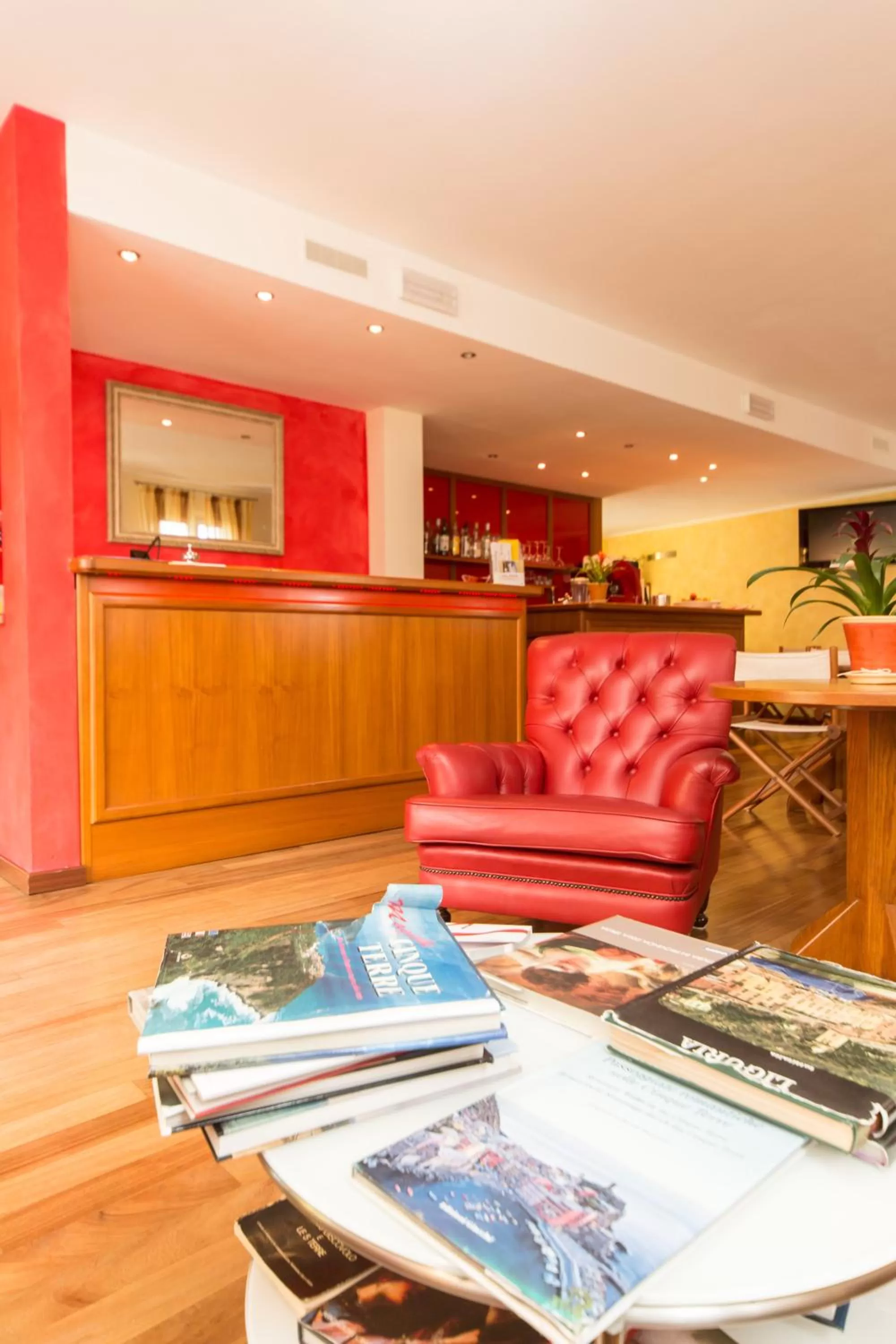 Lobby or reception in Oasi Hotel