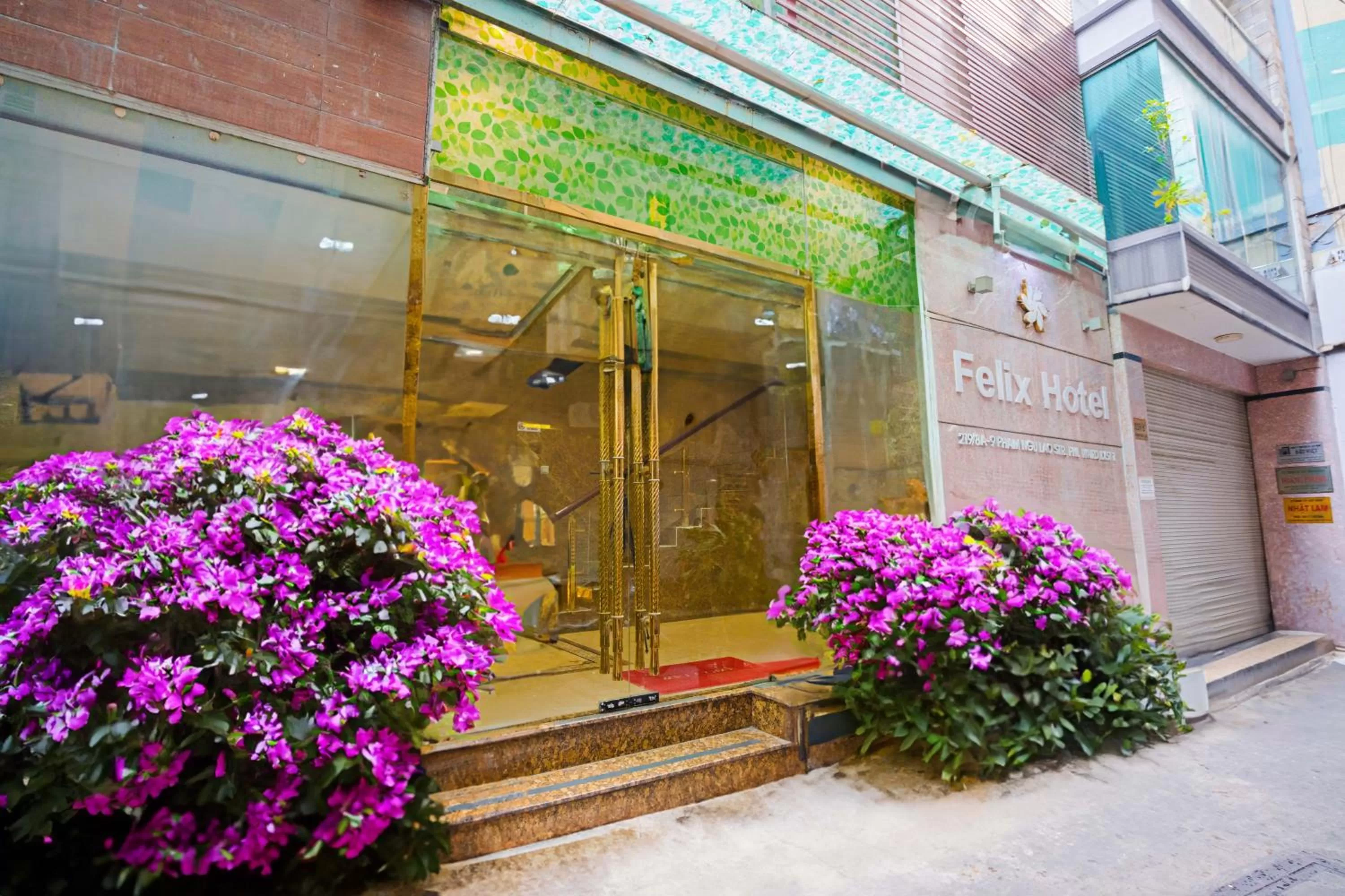 Facade/entrance in Felix Hotel