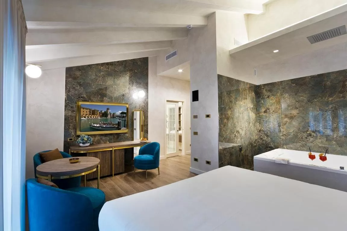 Bed in Vip's Motel Luxury Accommodation & Spa