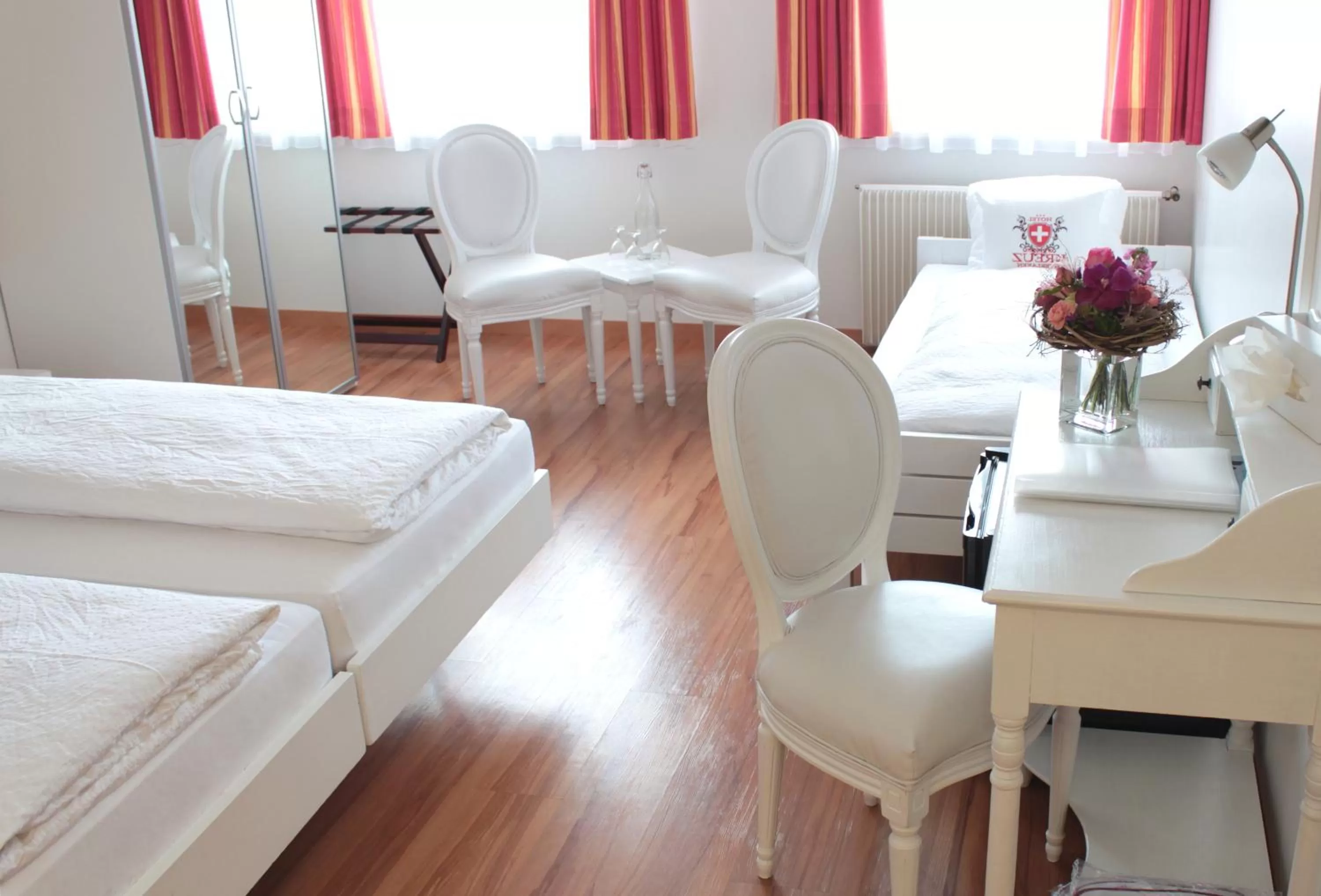 Photo of the whole room, Bed in Hotel Weisses Kreuz