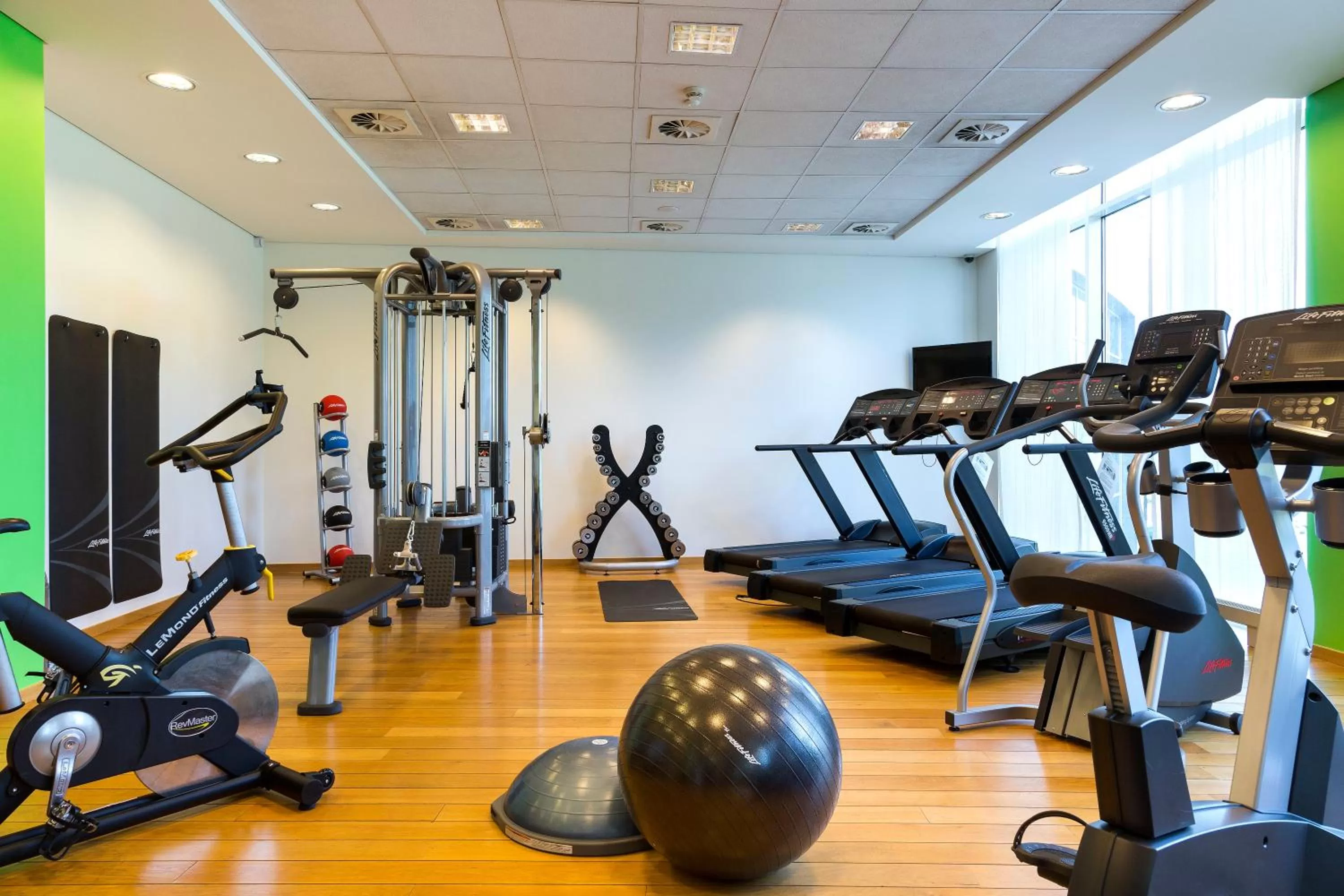 Fitness centre/facilities in Crowne Plaza Brussels Airport by IHG