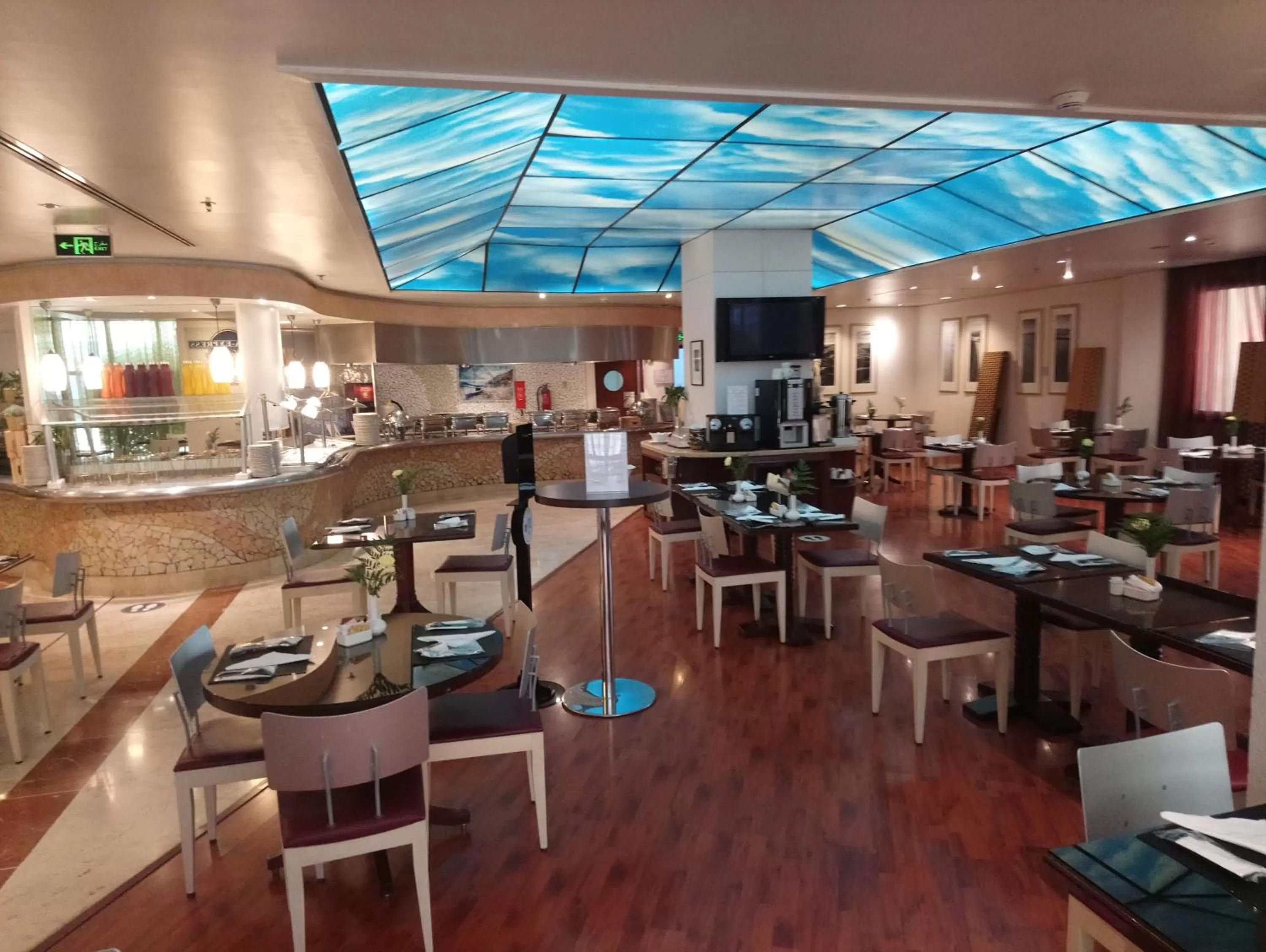 Restaurant/places to eat in Holiday Inn Olaya by IHG