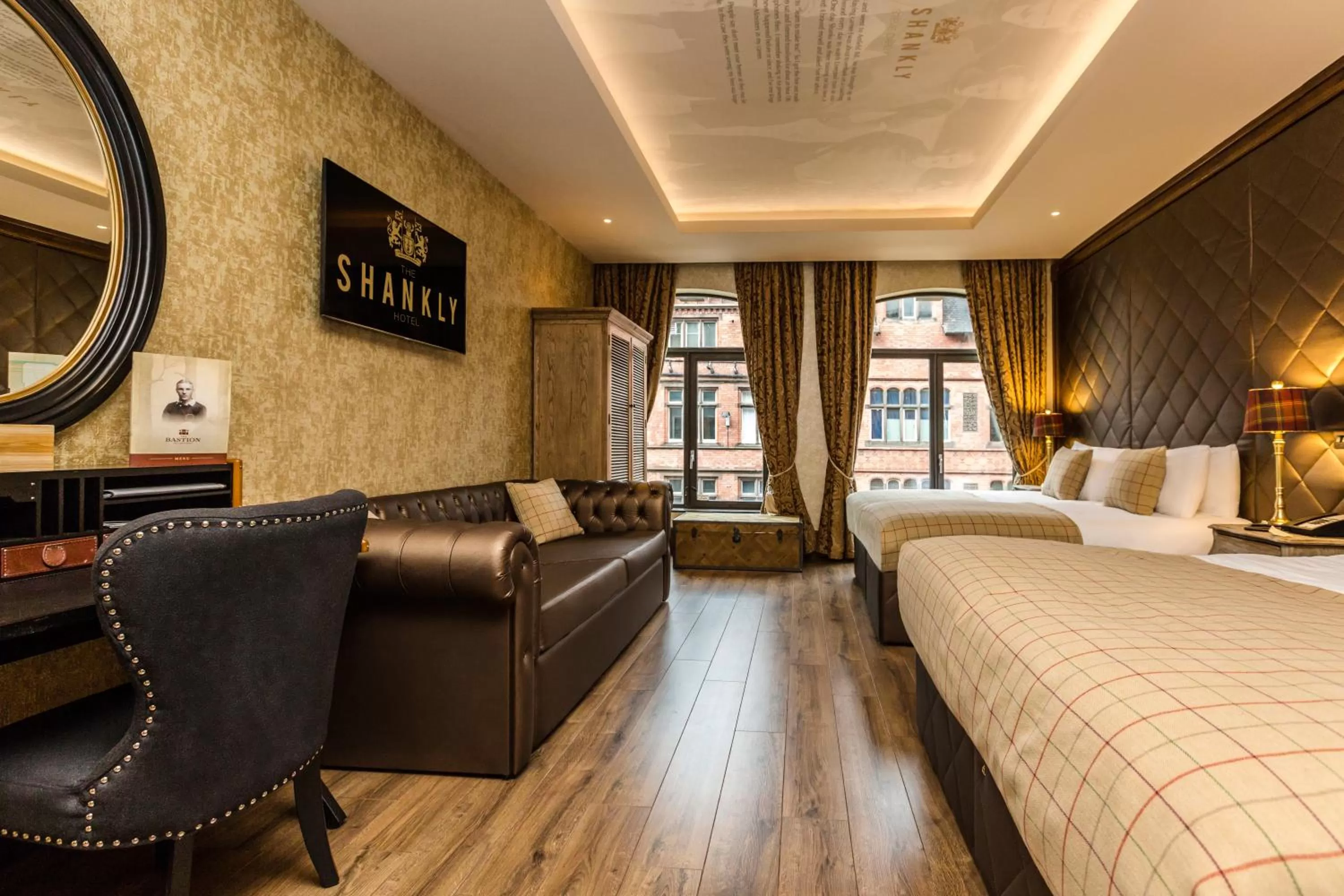 Photo of the whole room, Bed in The Shankly Hotel