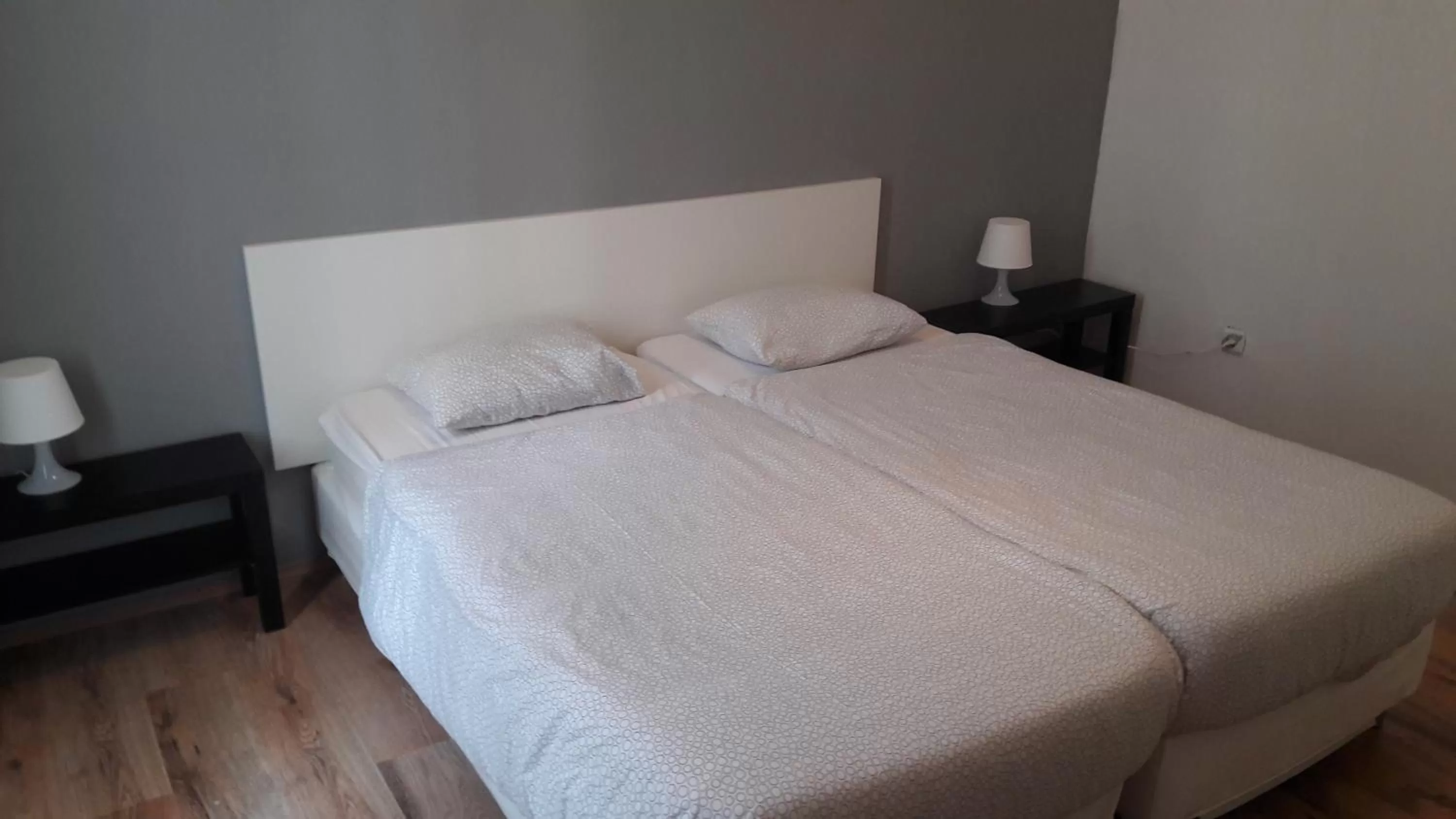 Bed in The Floor Piata Unirii