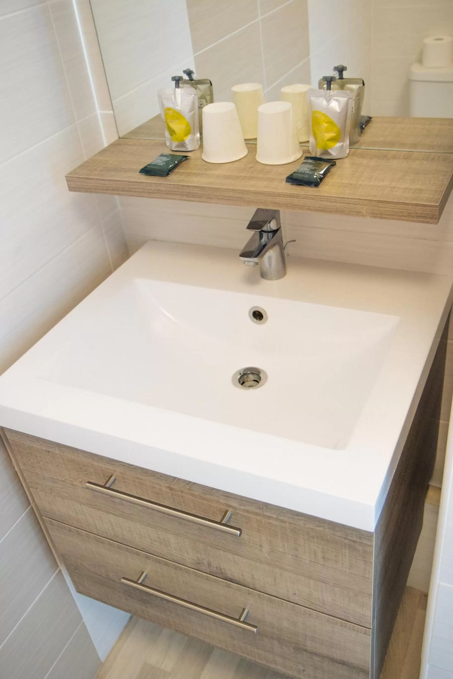 Bathroom in Twenty Business Flats Nîmes Trigone