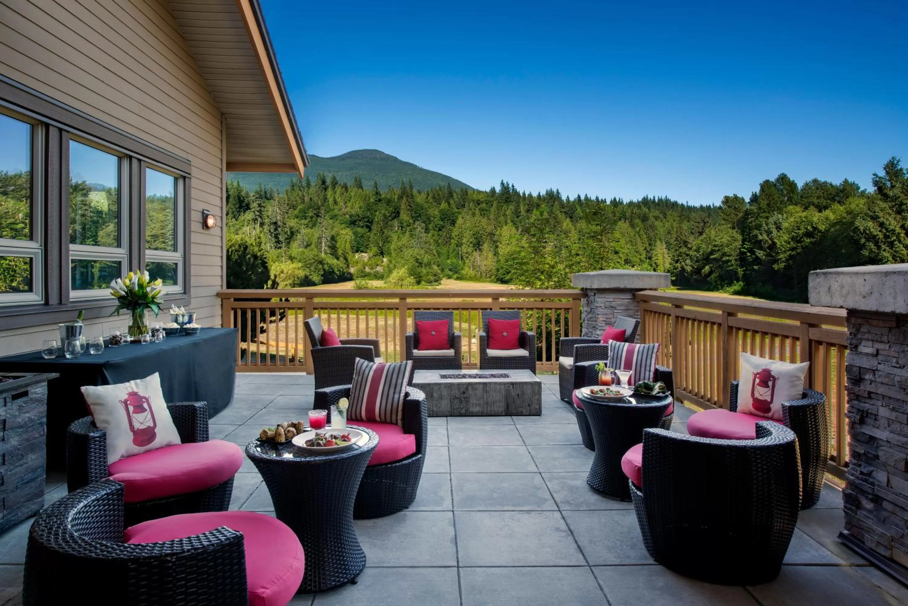 Patio in Executive Suites Hotel and Resort, Squamish