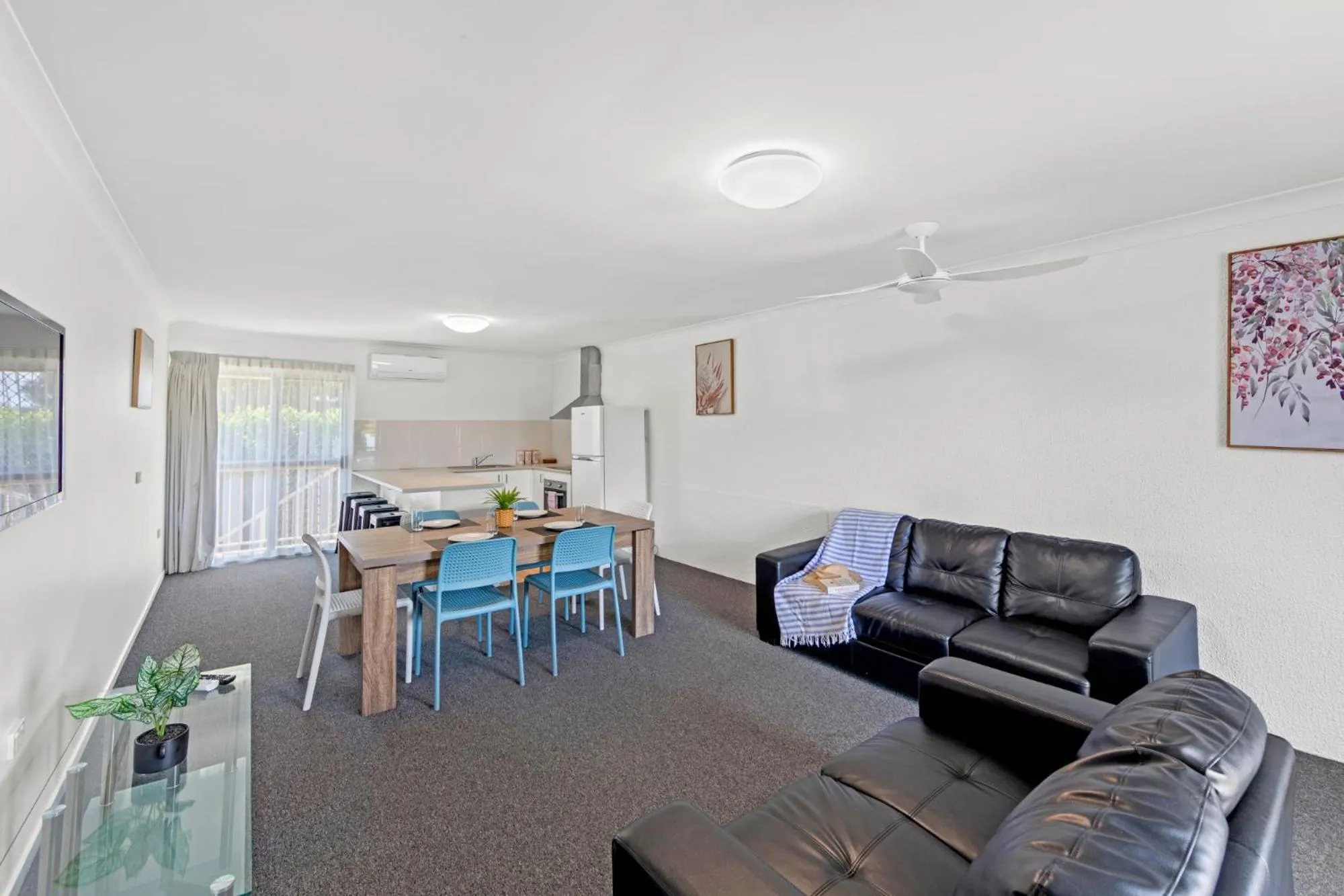 Kitchen or kitchenette in Pottsville Beach Motel