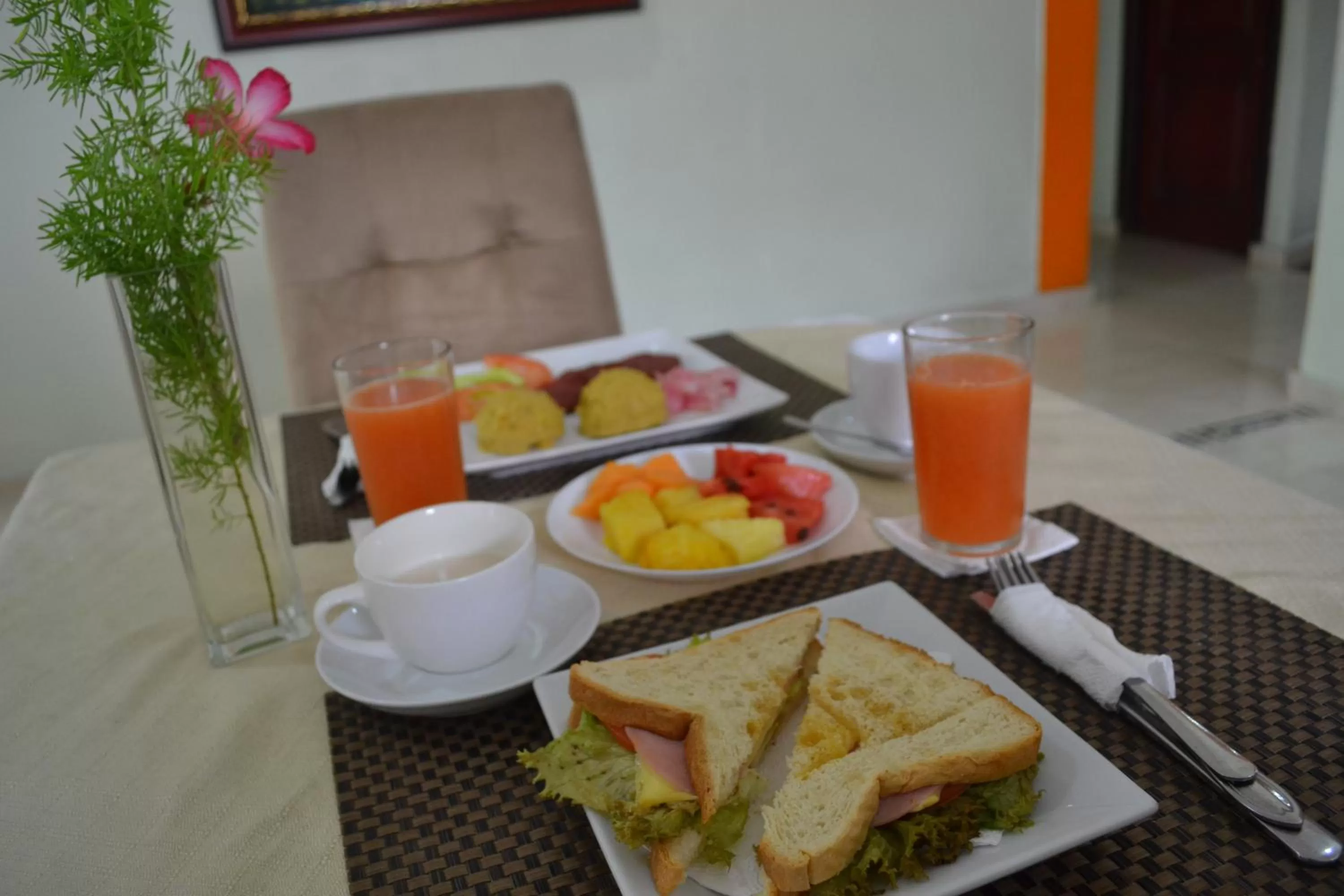 Food and drinks in Hotel Renacer