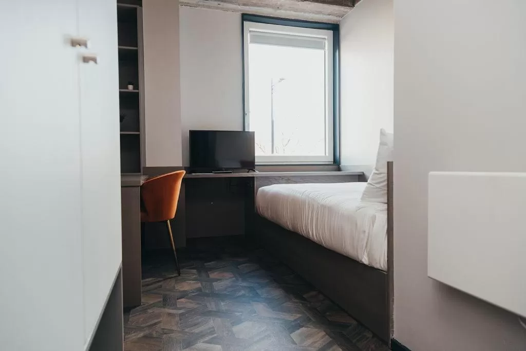 Bed in Quarter by the Warren Collection