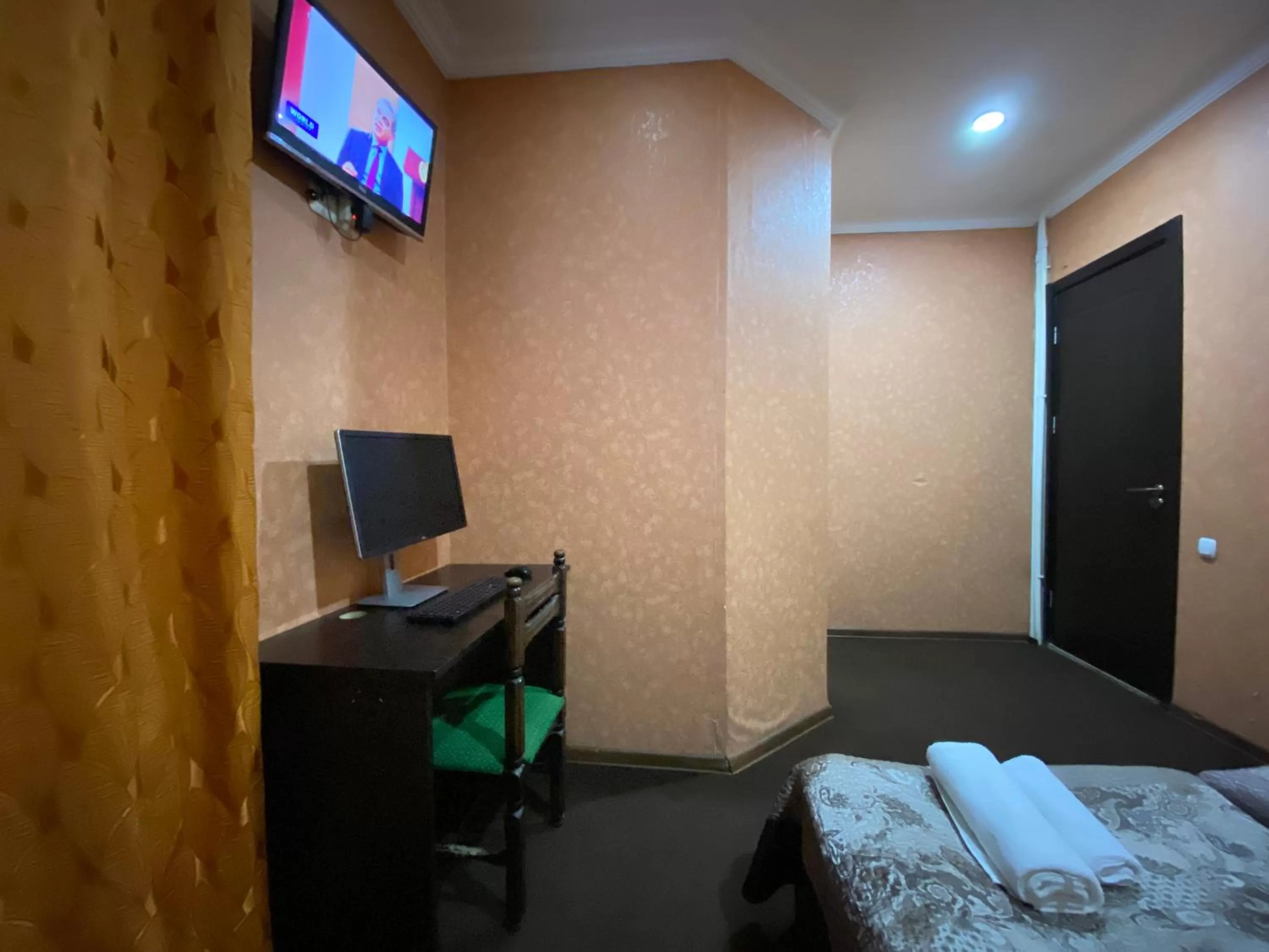 Bed in Hotel Shalimar