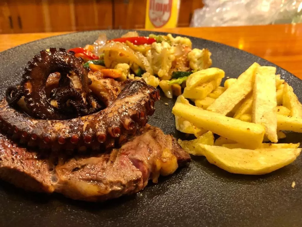 Restaurant/places to eat, Food in Hotel La Isla