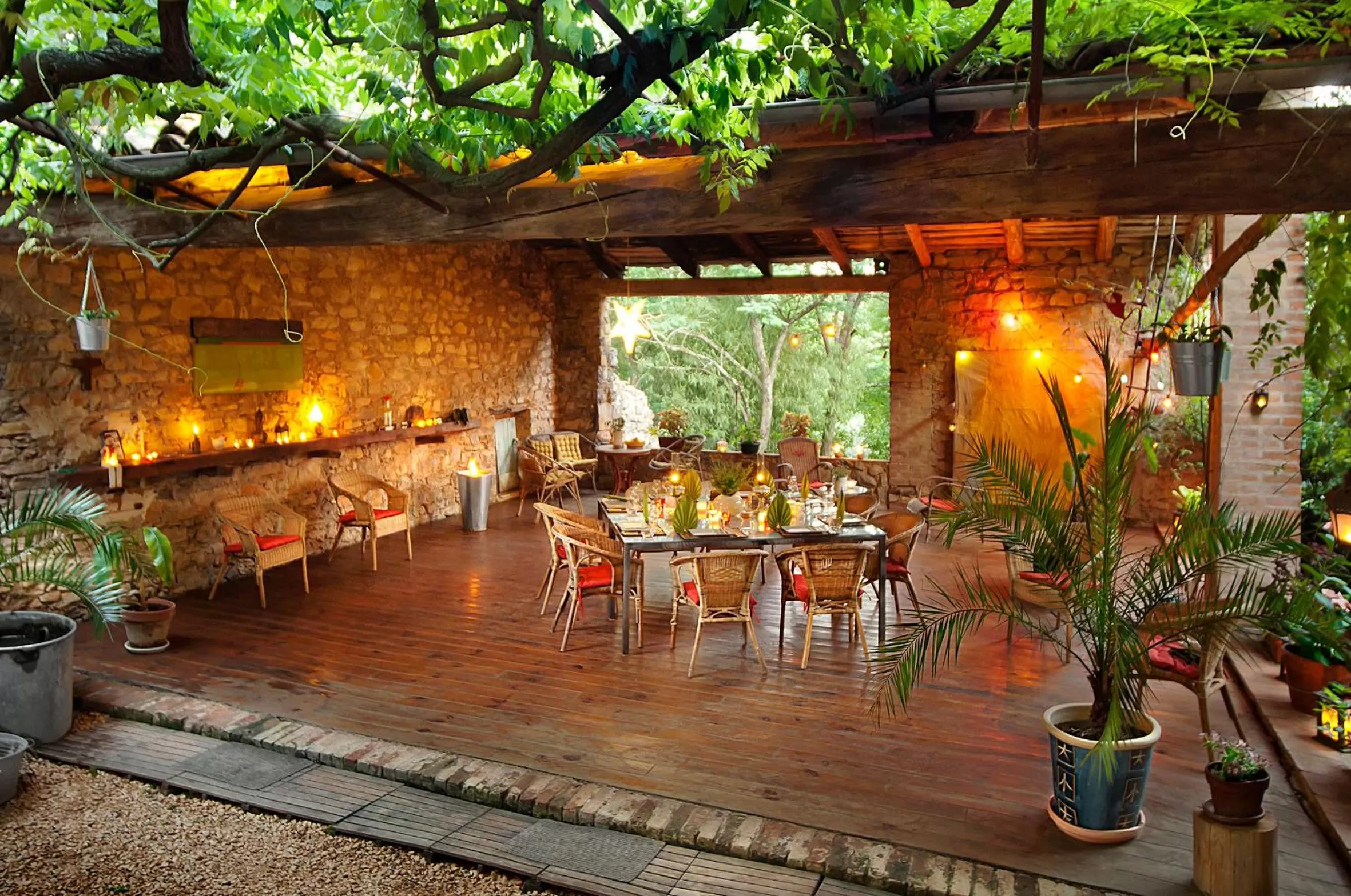 Patio, Restaurant/Places to Eat in La Vieille Maison - Halte Gourmande