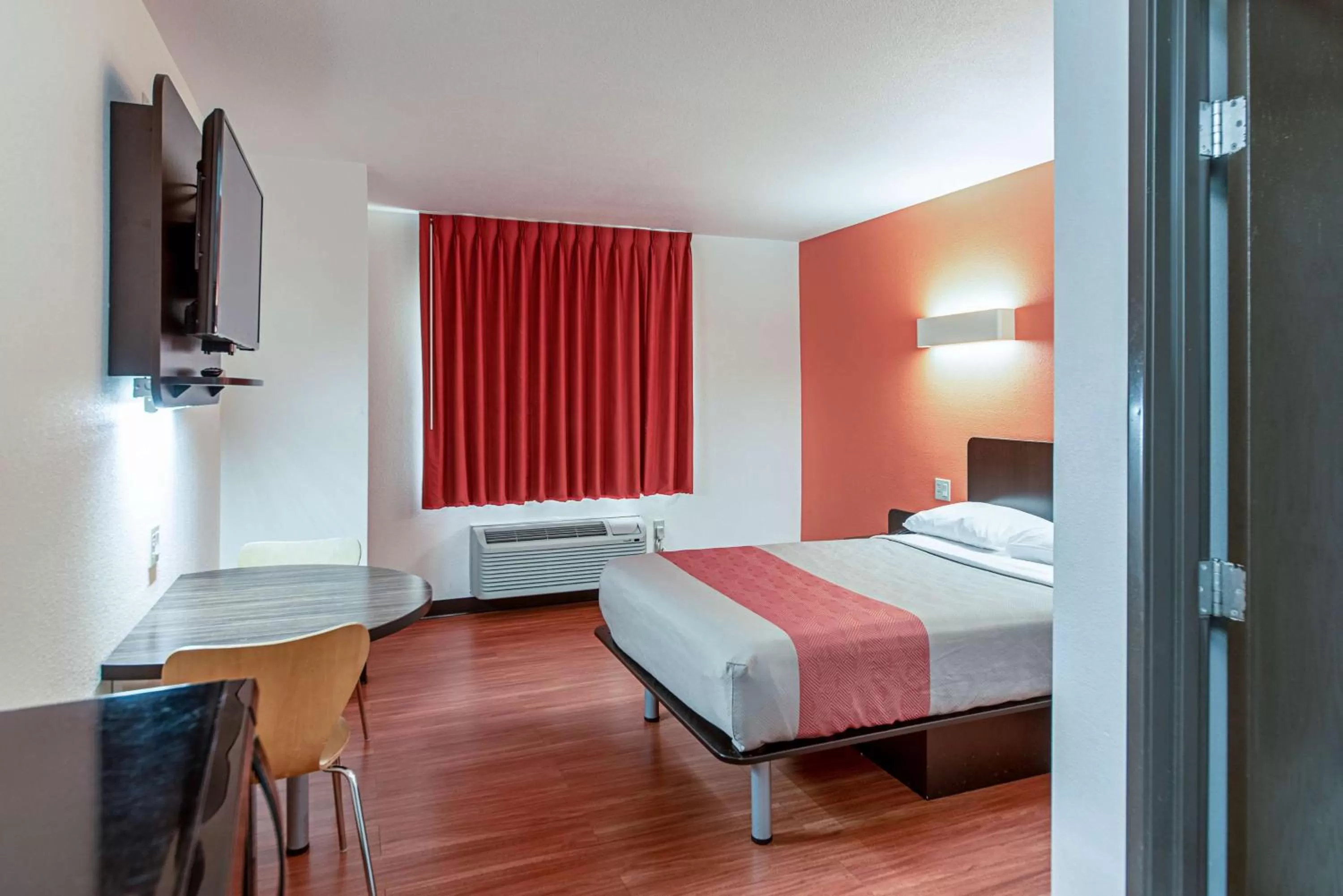 Photo of the whole room, Bed in Motel 6-Lebanon, IN