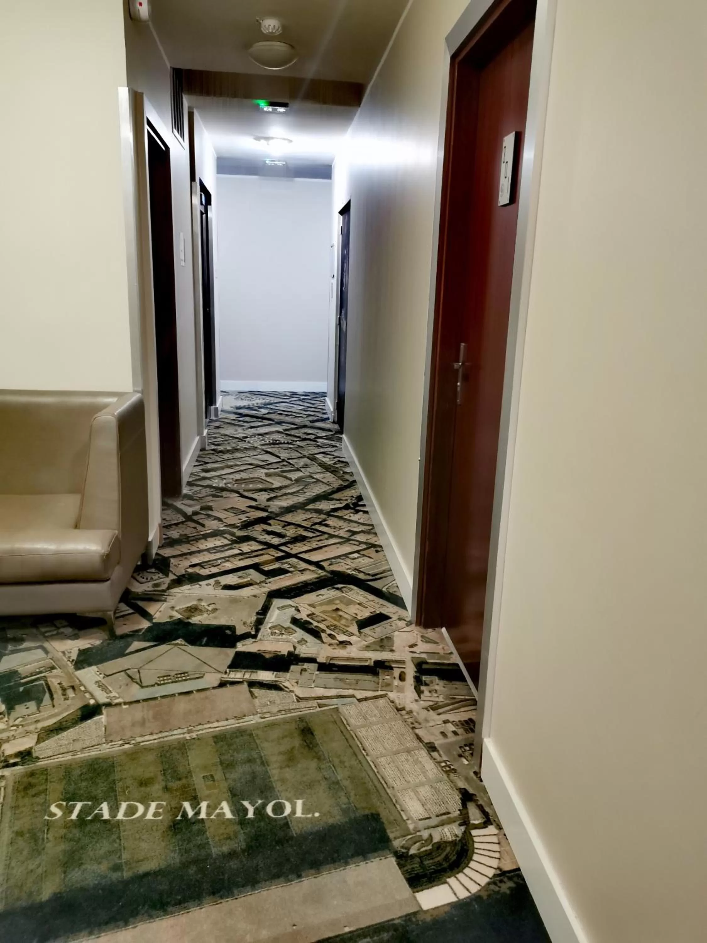 Bird's eye view in Grand Hôtel Dauphiné Toulon, Boutique Hôtel & Suites