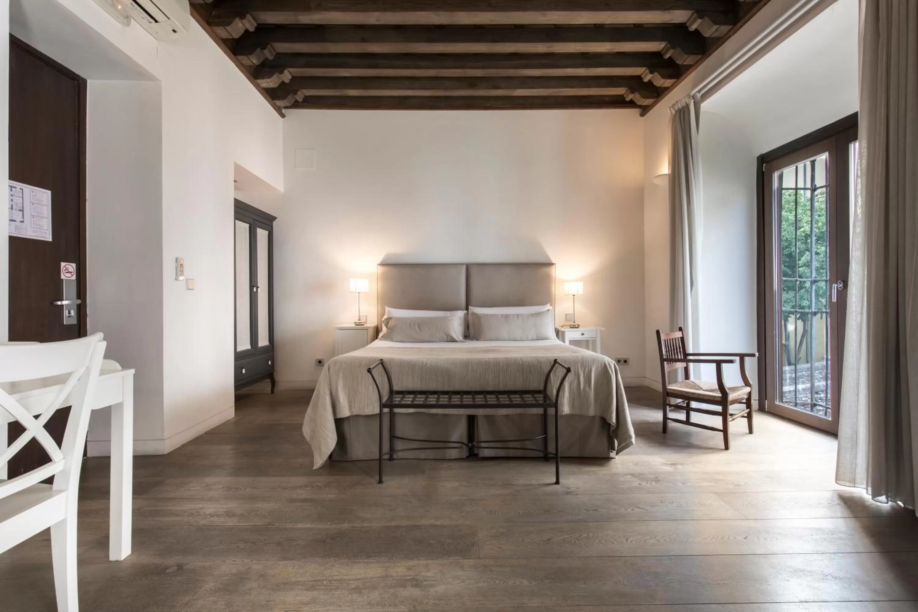 Bed in Shine Albayzín