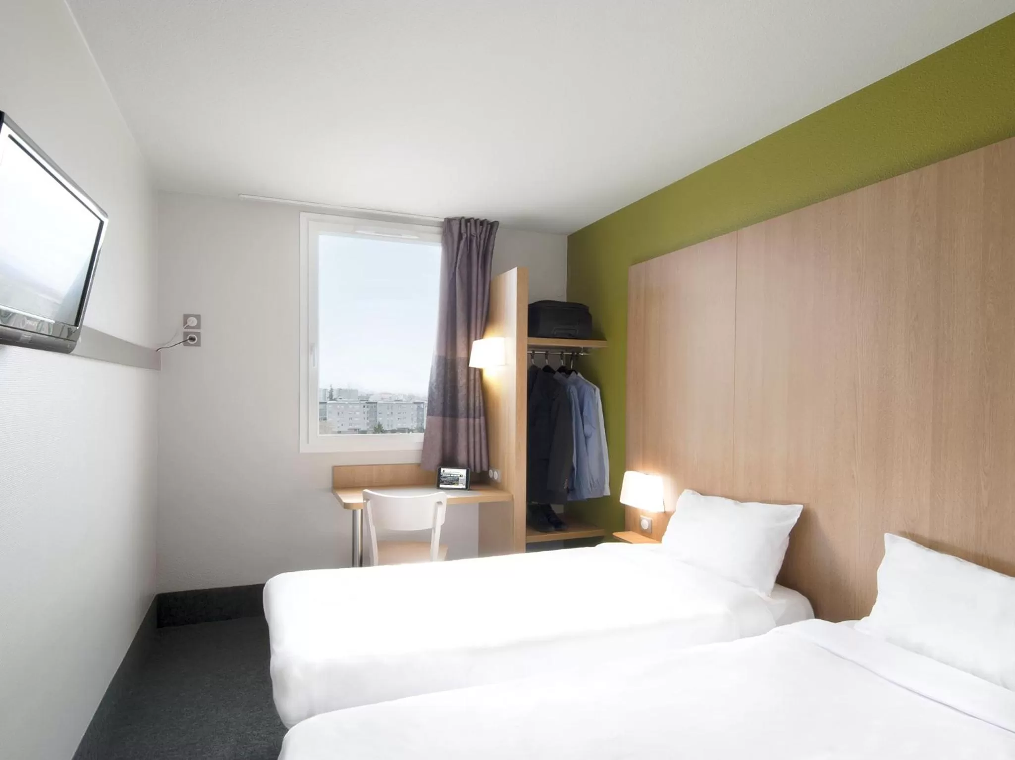 Photo of the whole room, Bed in B&B HOTEL Lyon Vénissieux