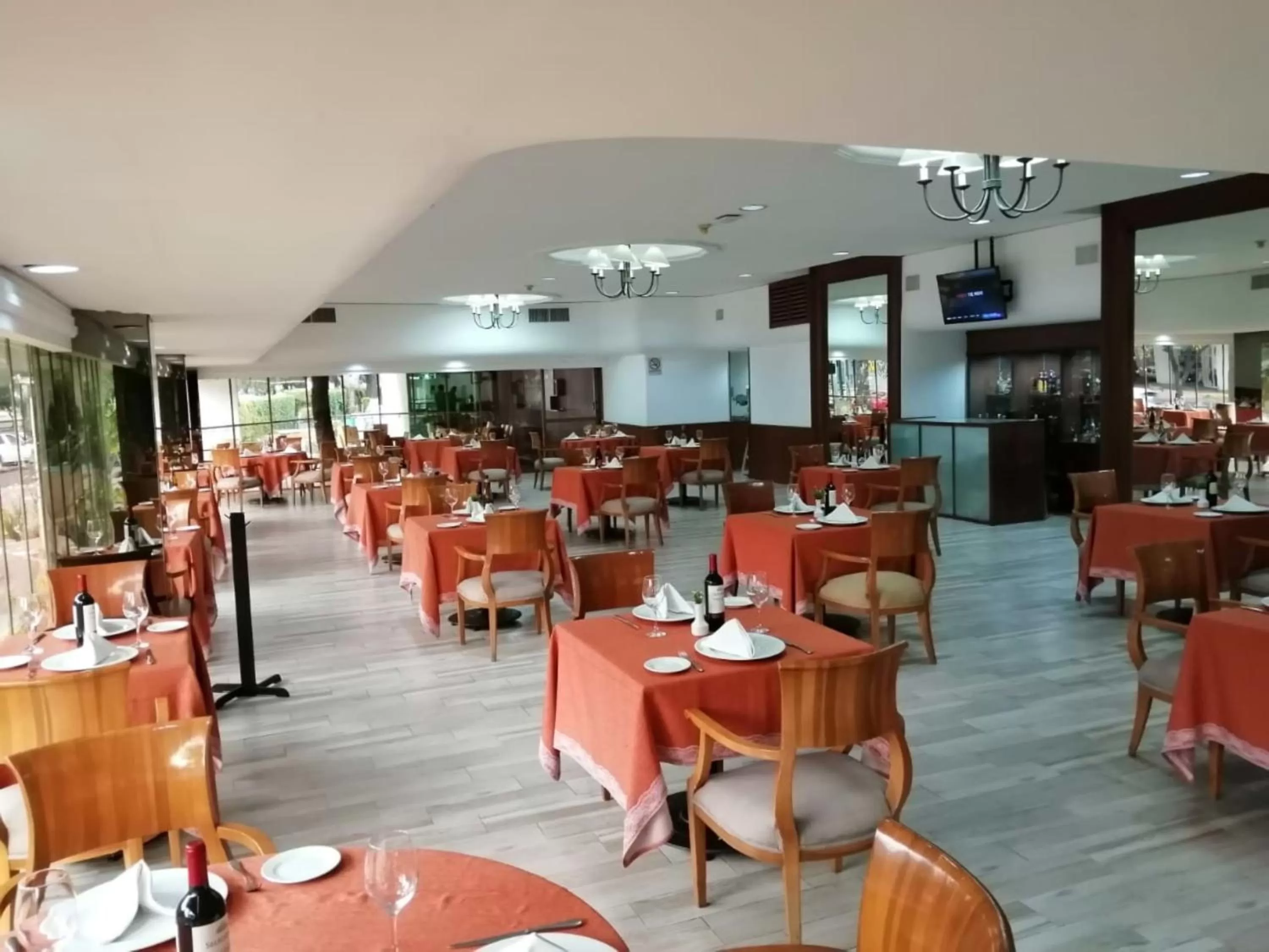 Restaurant/places to eat in Holiday Inn Morelia by IHG