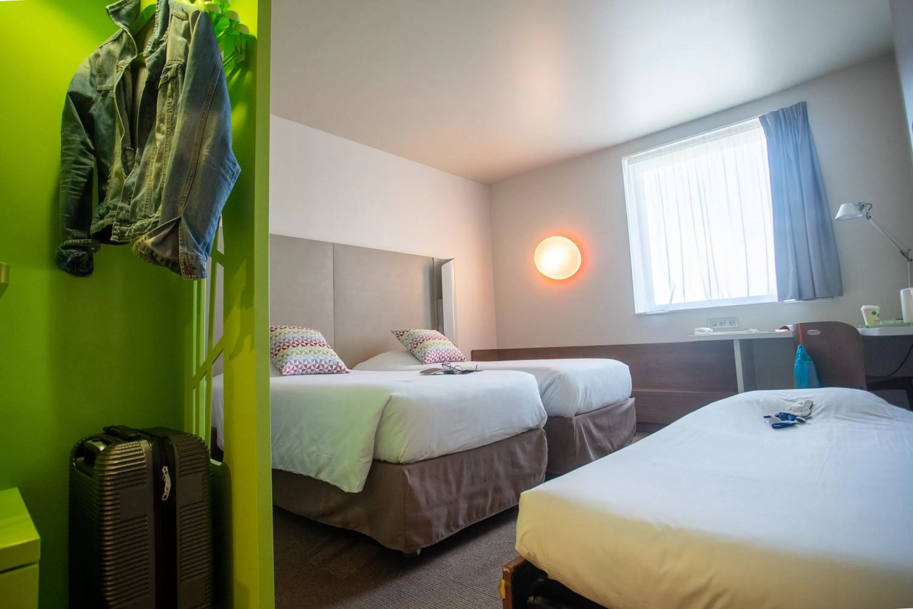 Bedroom, Bed in Campanile Carcassonne Est - La Cité