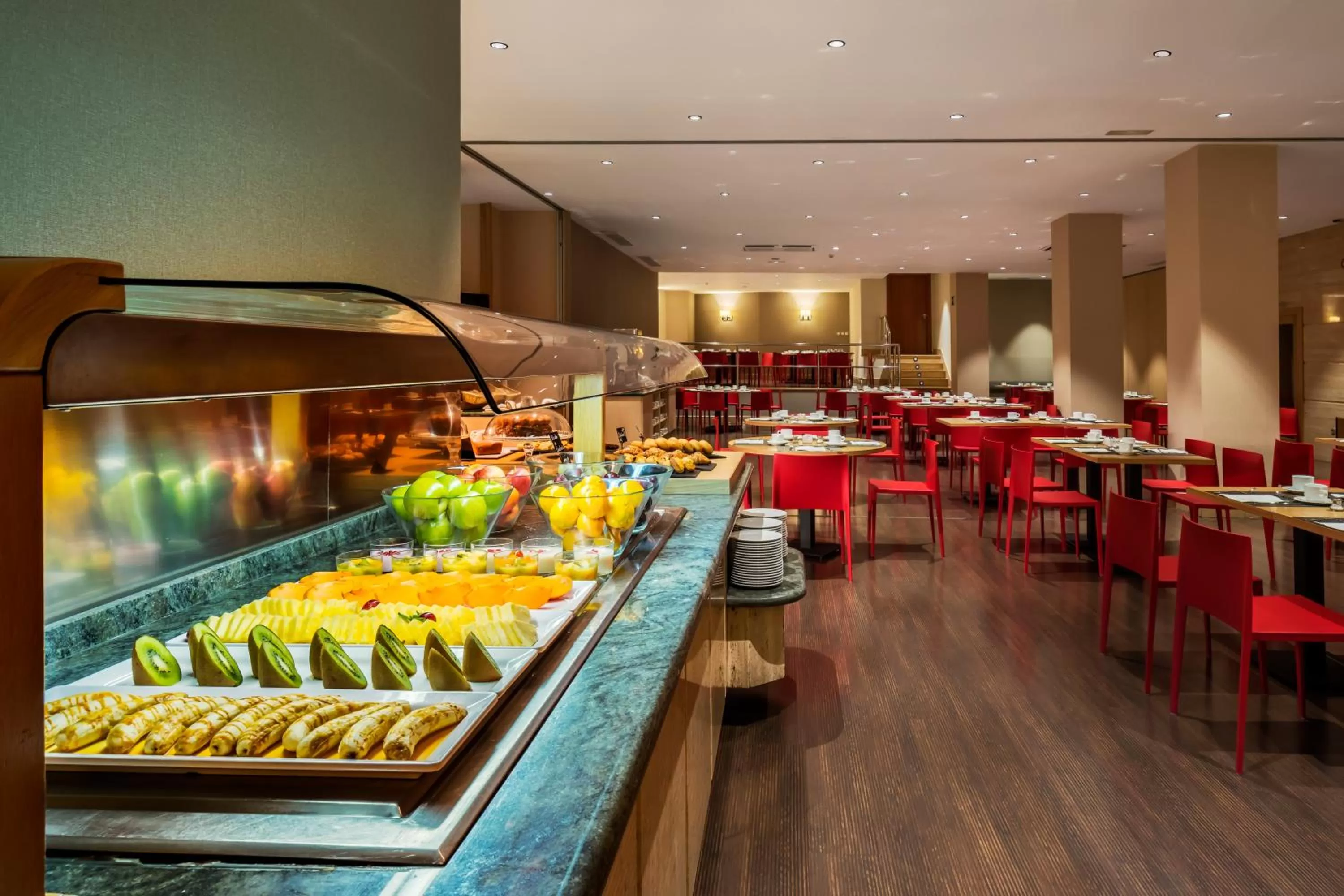 Restaurant/places to eat in Occidental Granada