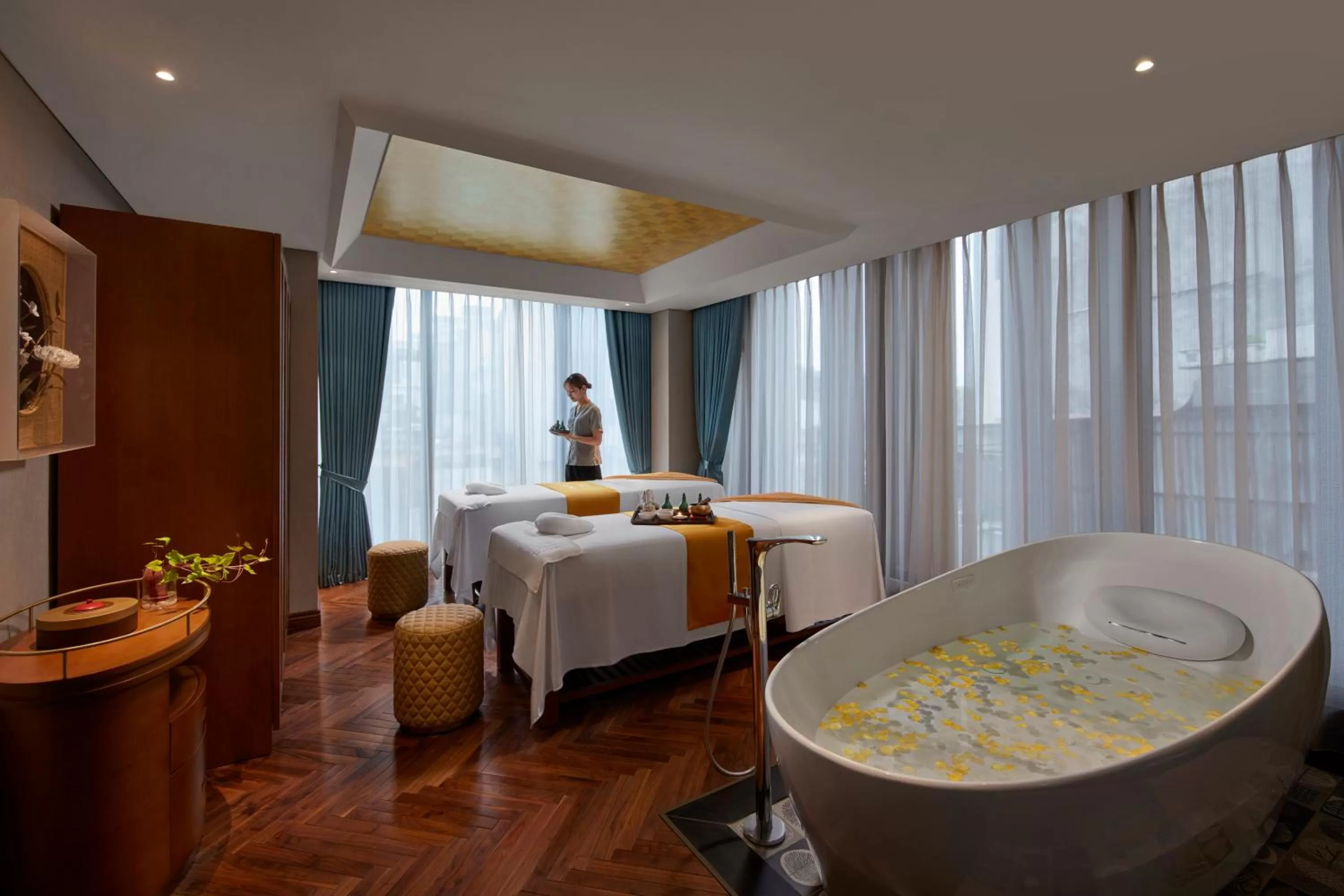 Spa and wellness centre/facilities, Bed in Grand Mercure Hanoi