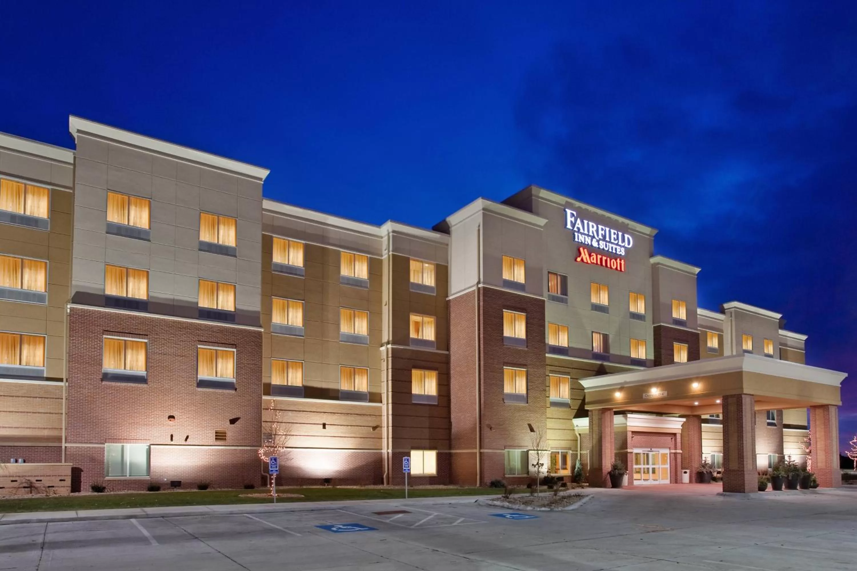 Property building in Fairfield Inn & Suites by Marriott Kearney