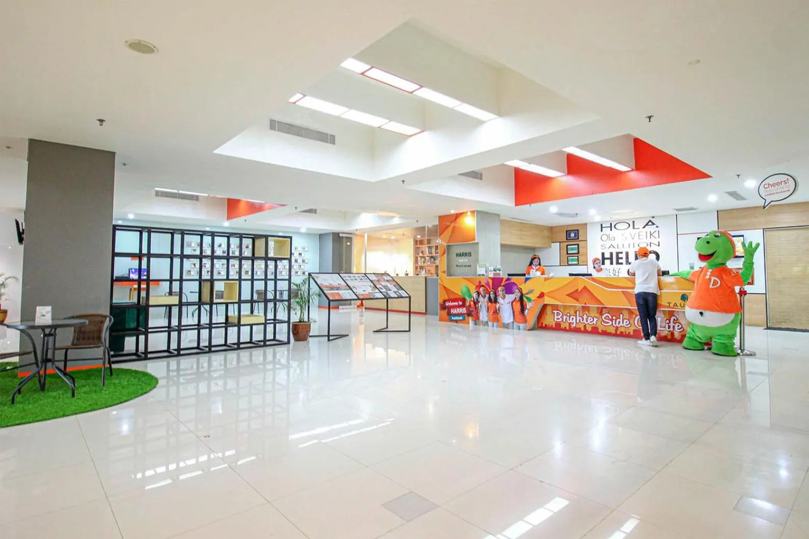Lobby or reception in HARRIS Hotel Pontianak