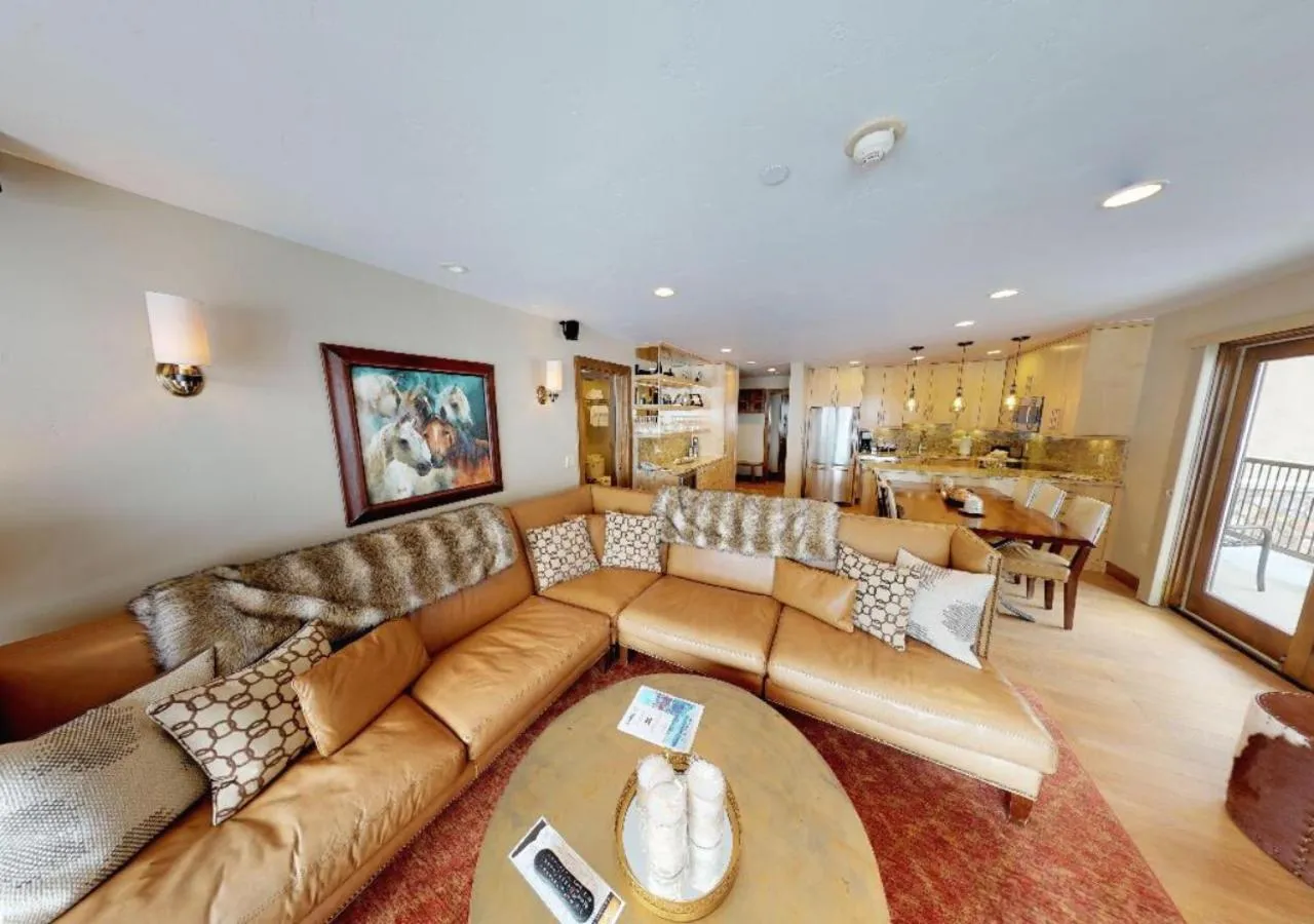 Living room in Manor Vail Lodge