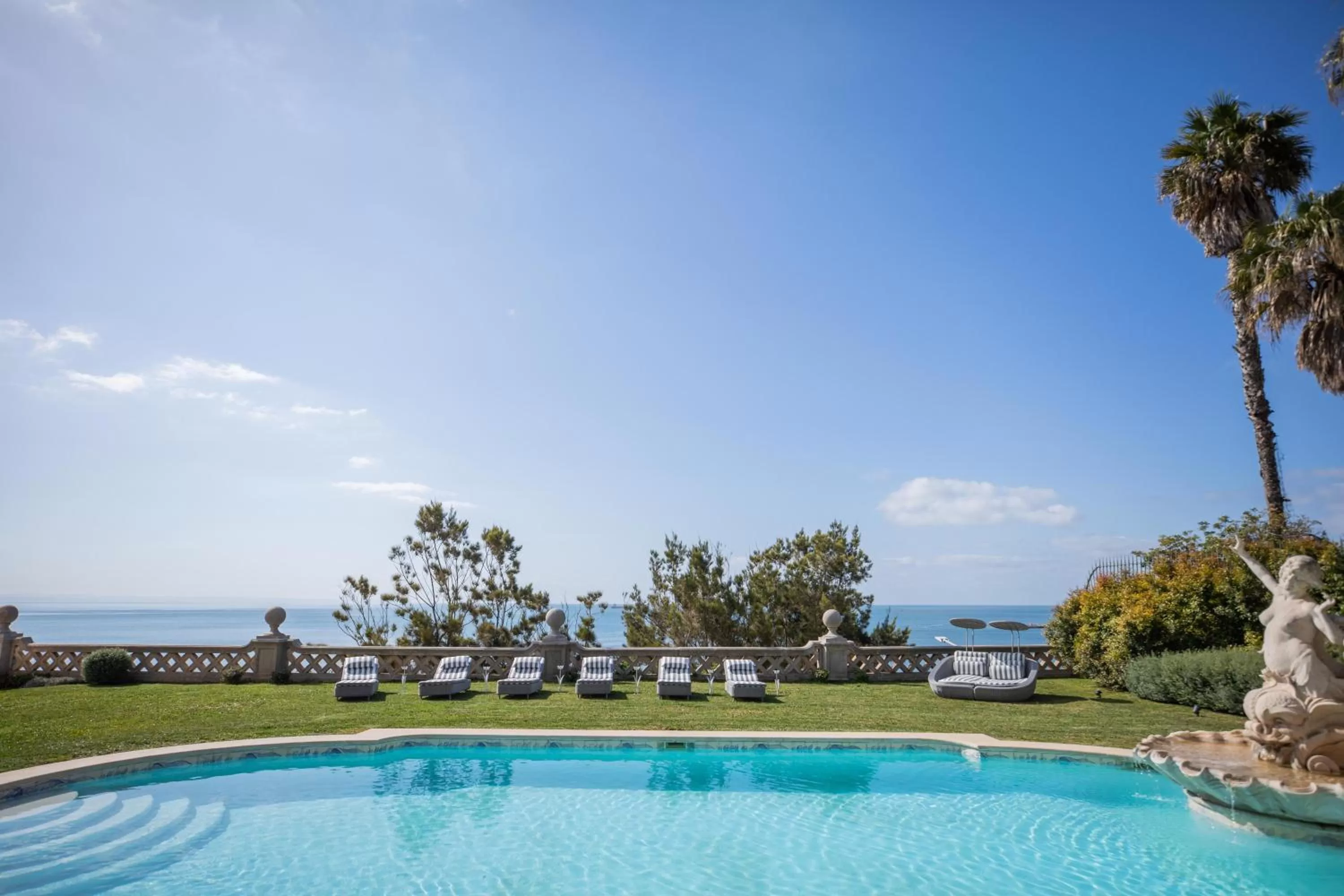 Day in Estoril Vintage Hotel