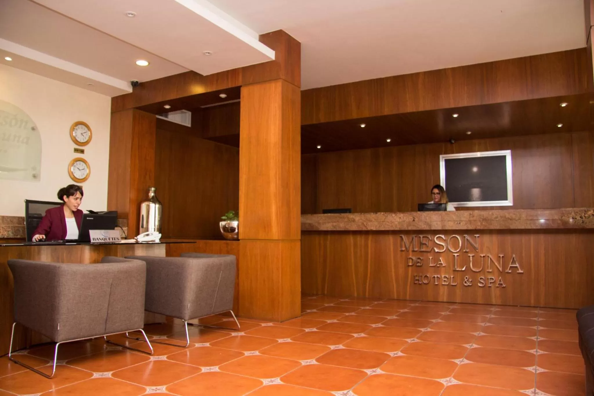 Lobby or reception in Mesón de la Luna Hotel & Spa