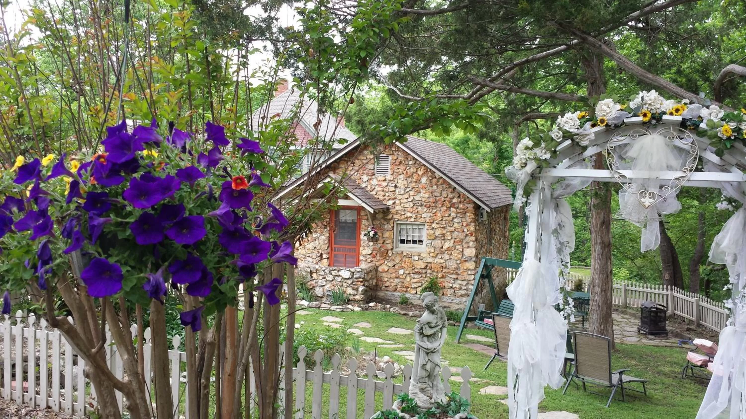 Natural landscape, Property Building in Rock Cottage Gardens B&B