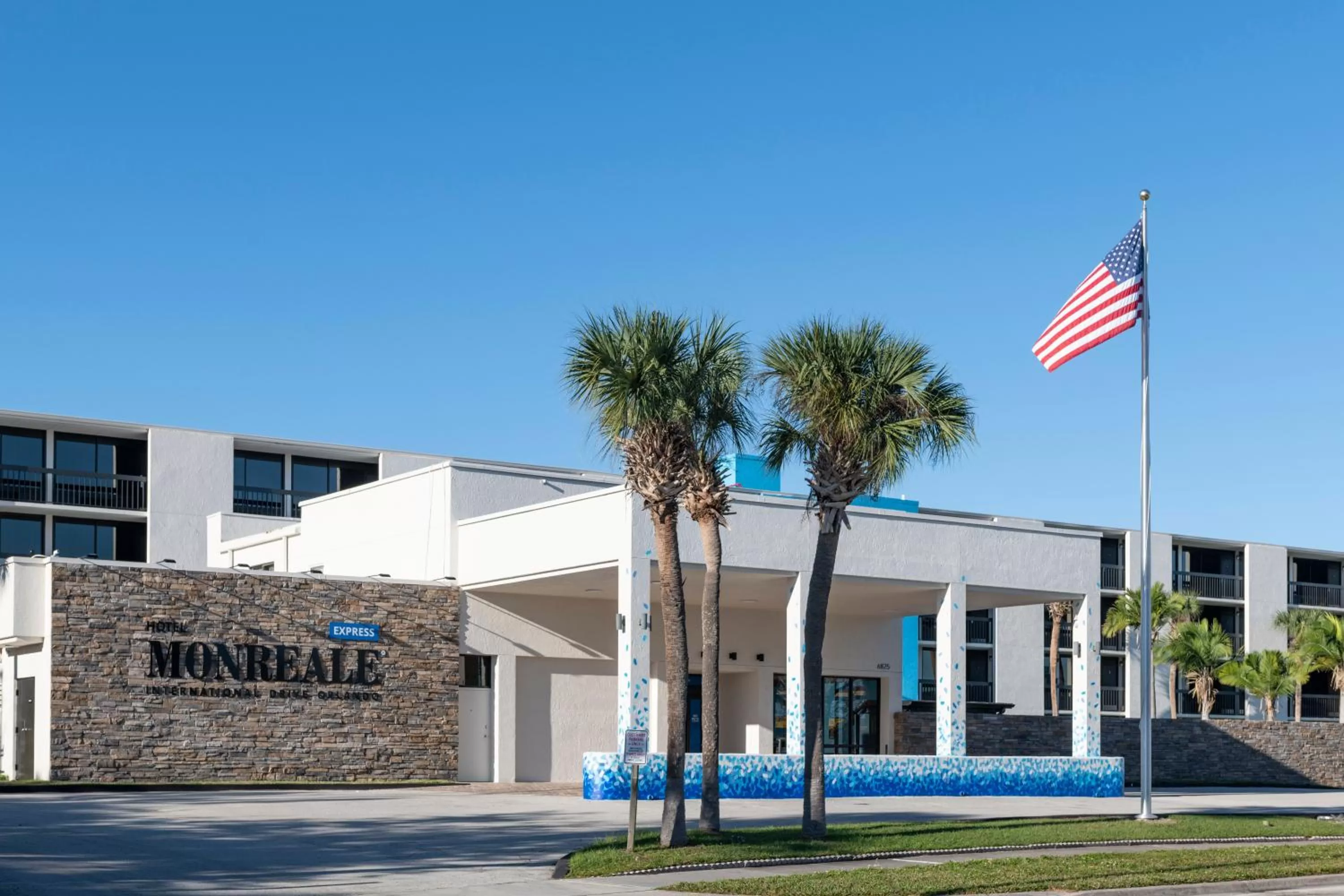 Property building in Hotel Monreale Express International Drive Orlando