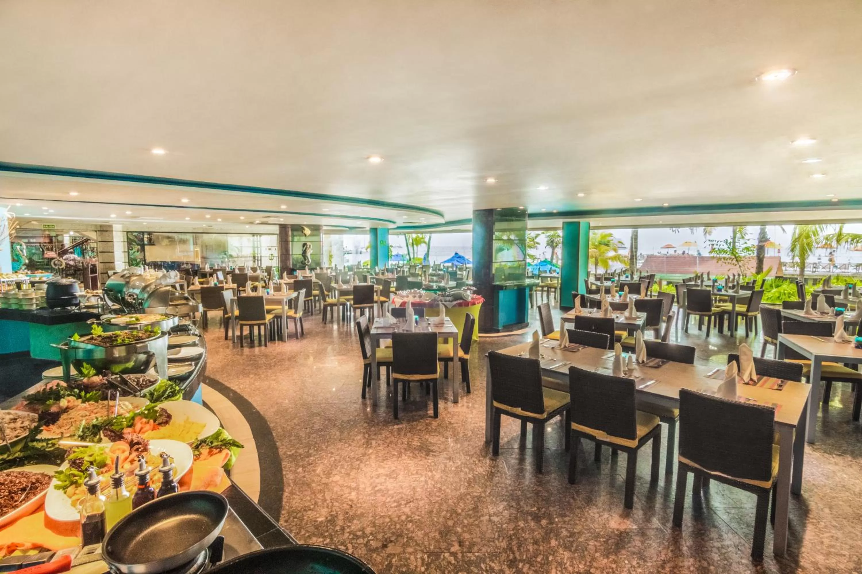 Restaurant/places to eat in GHL Hotel Sunrise