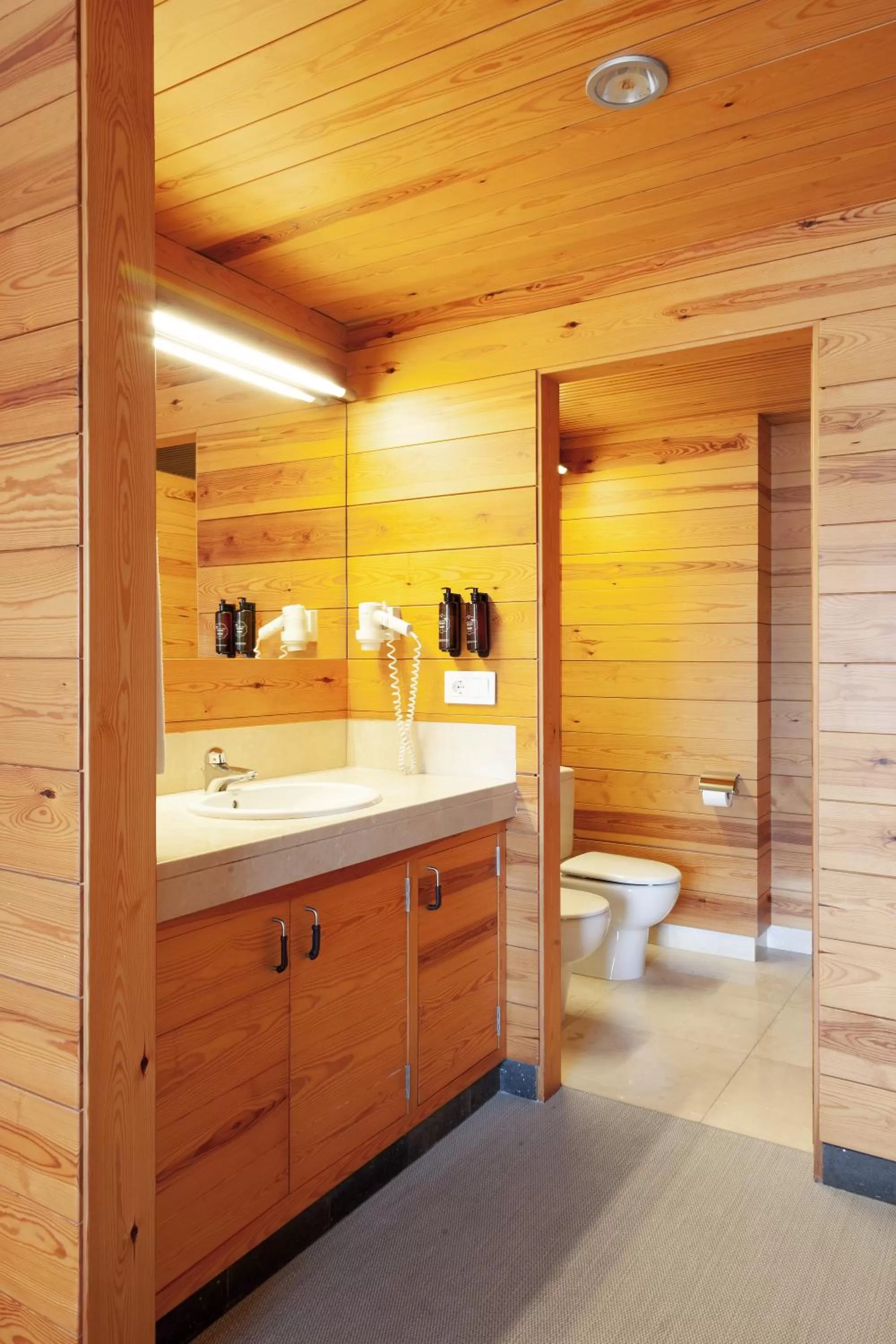 Bathroom in Montanyà