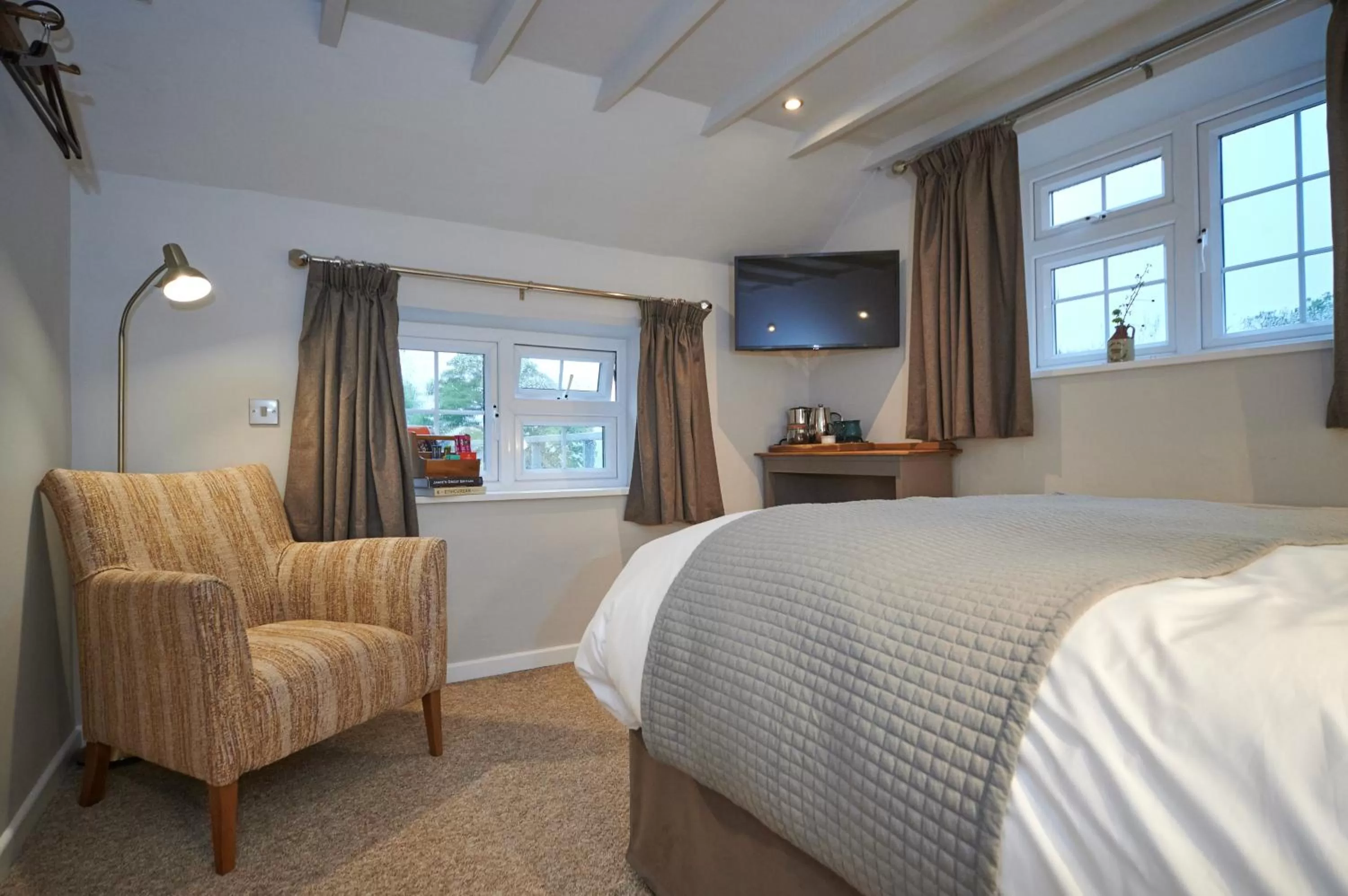 Bedroom, Bed in Black Lion Inn