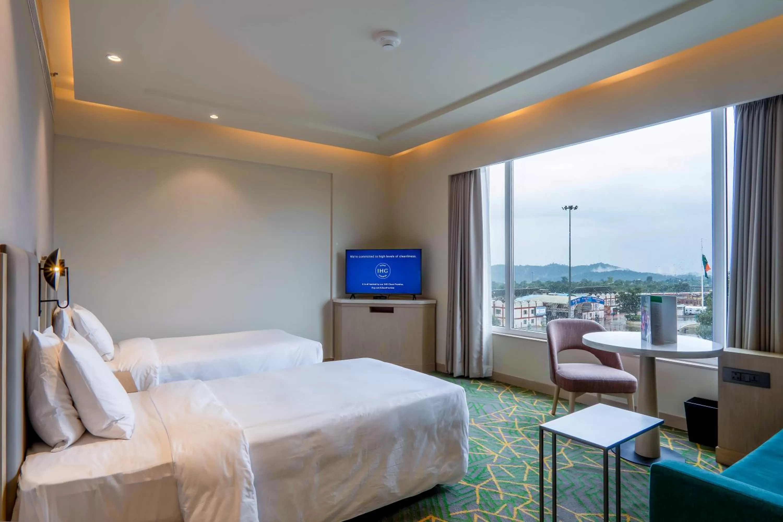 TV and multimedia, Bed in Holiday Inn Katra Vaishno Devi by IHG