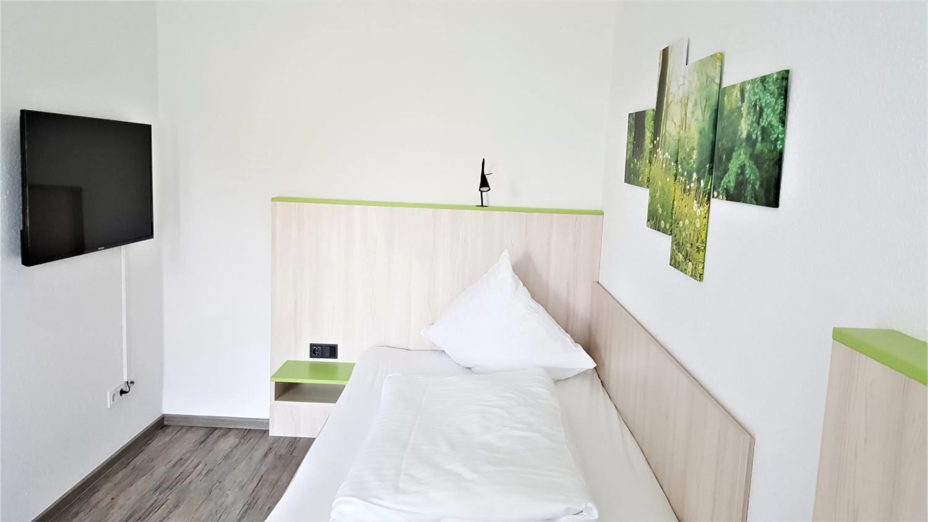 Photo of the whole room, Bed in Motel Espenhof