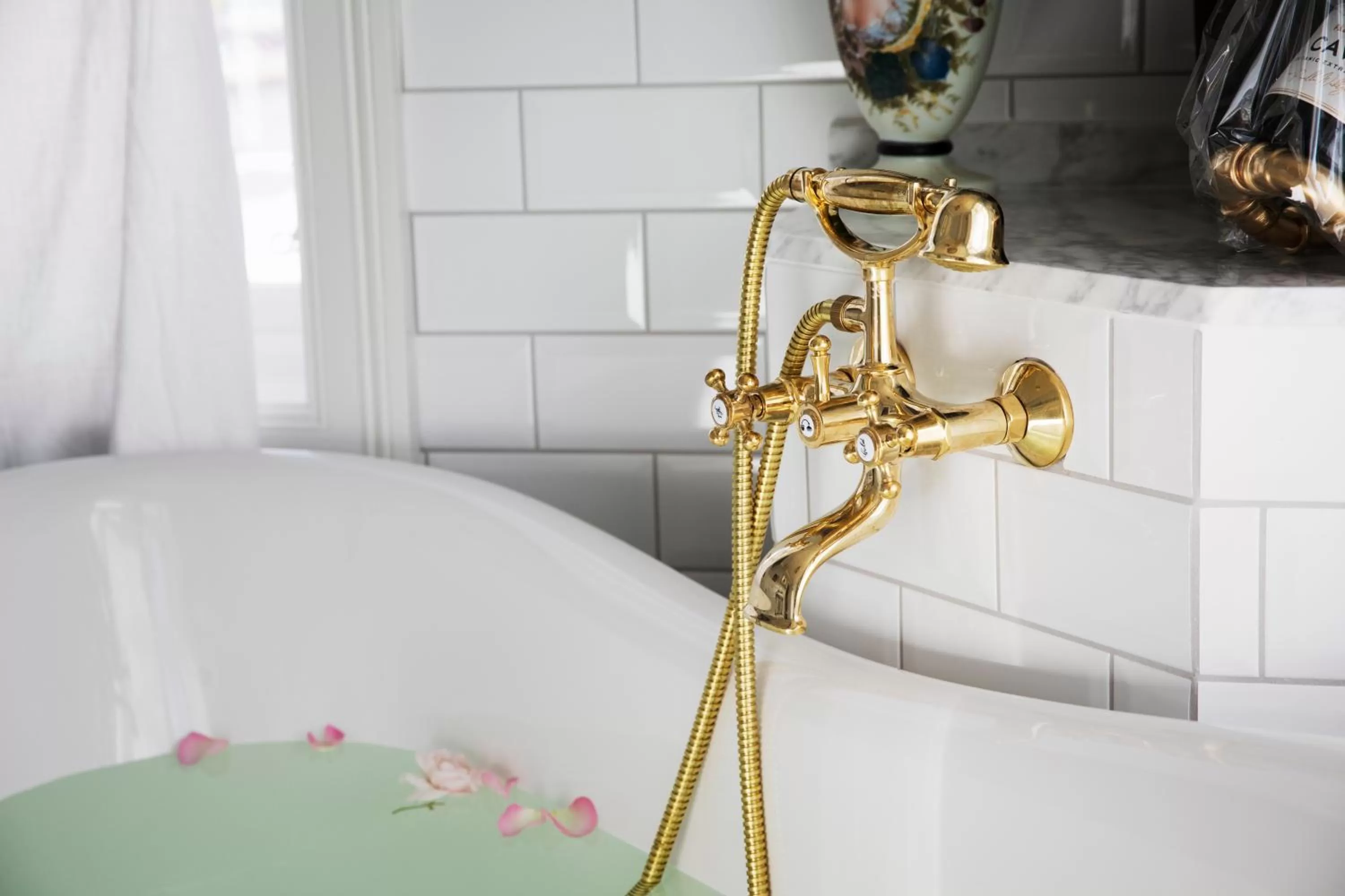 Bath in Strandflickornas Annex Gula Villan