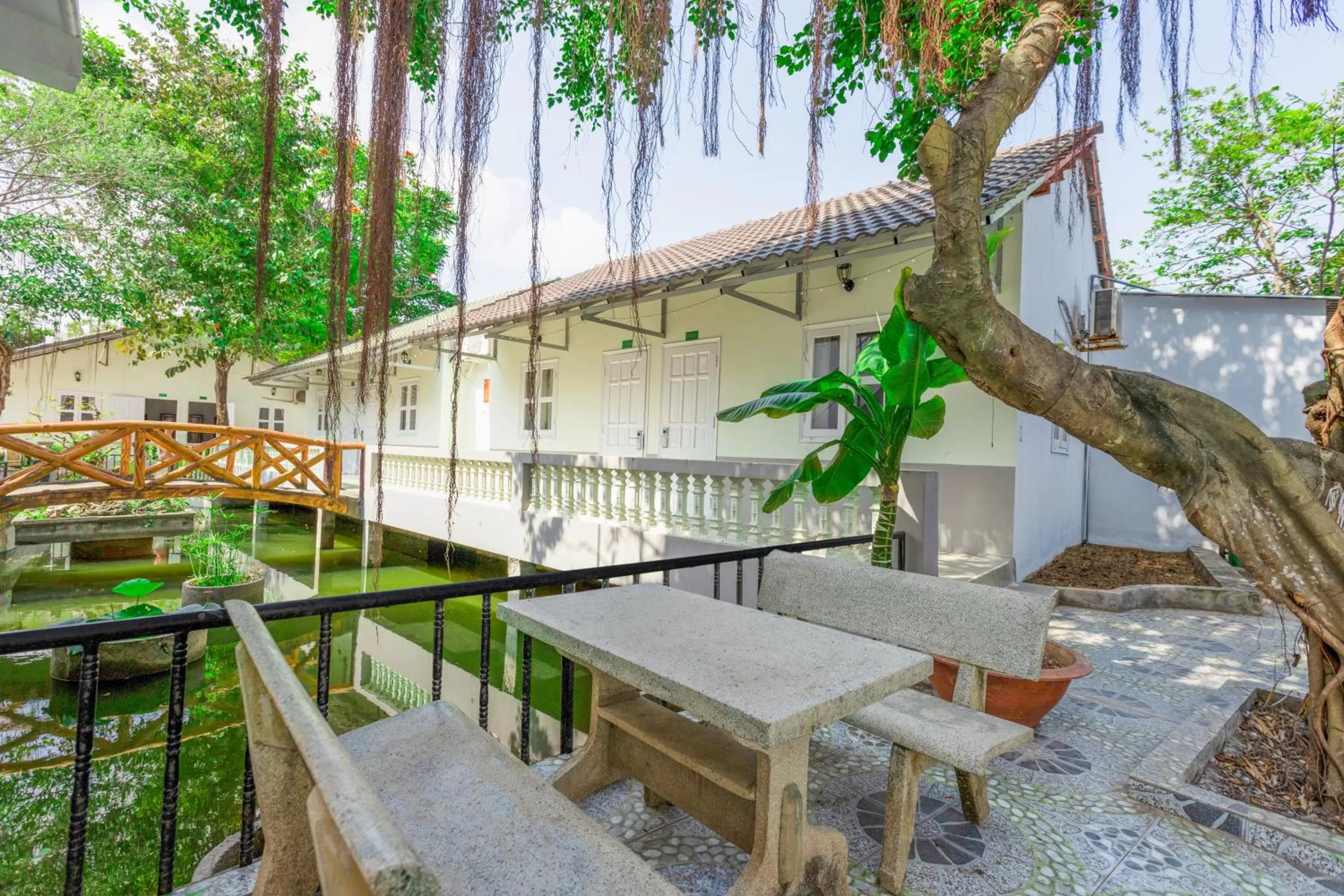 Neighbourhood in Caroline Resort