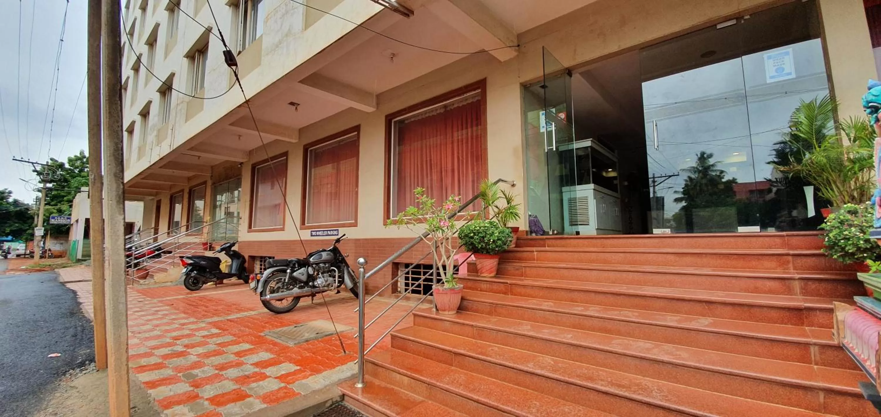 Facade/entrance in Hotel Balaji Inn