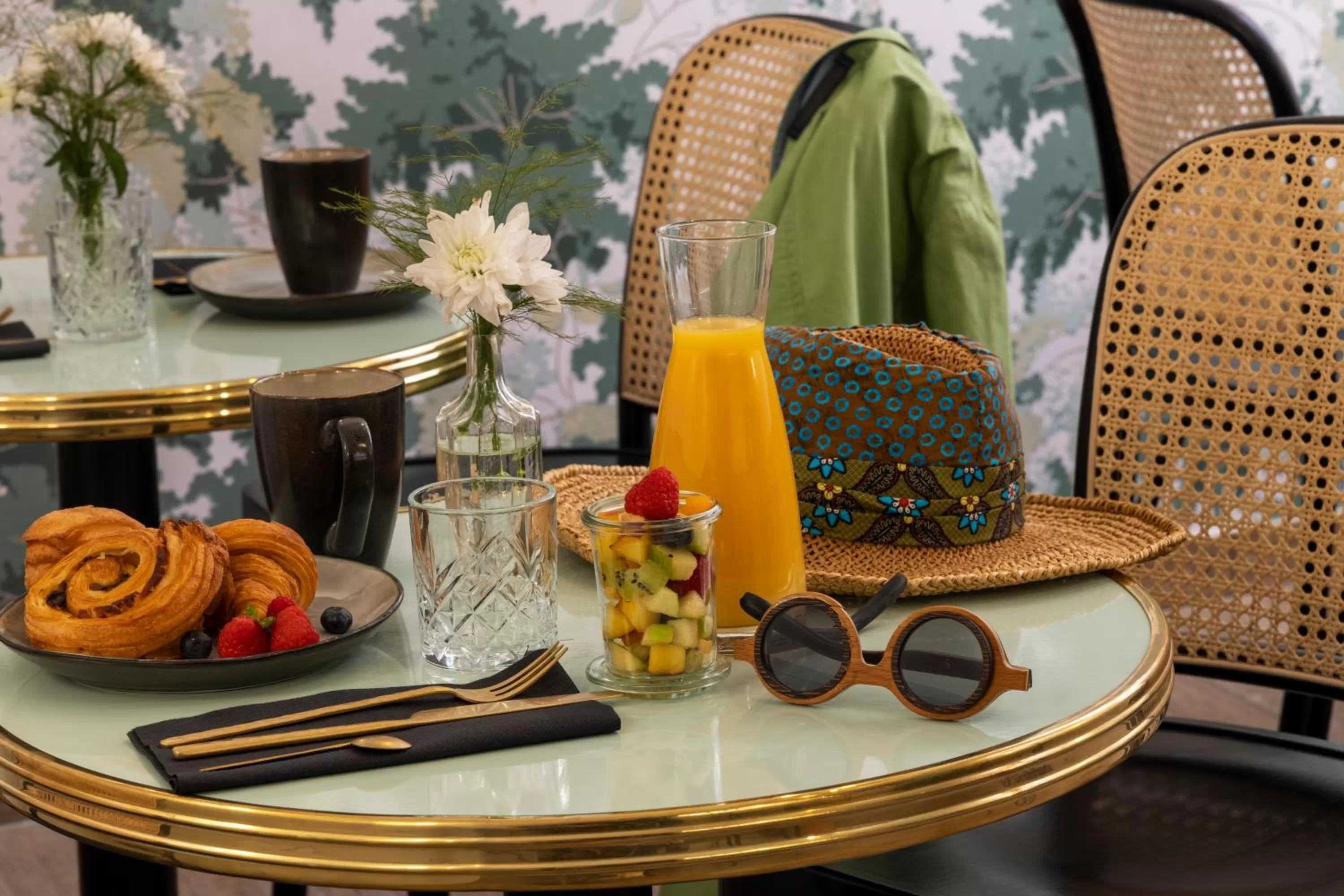 Breakfast in Hotel Bloum