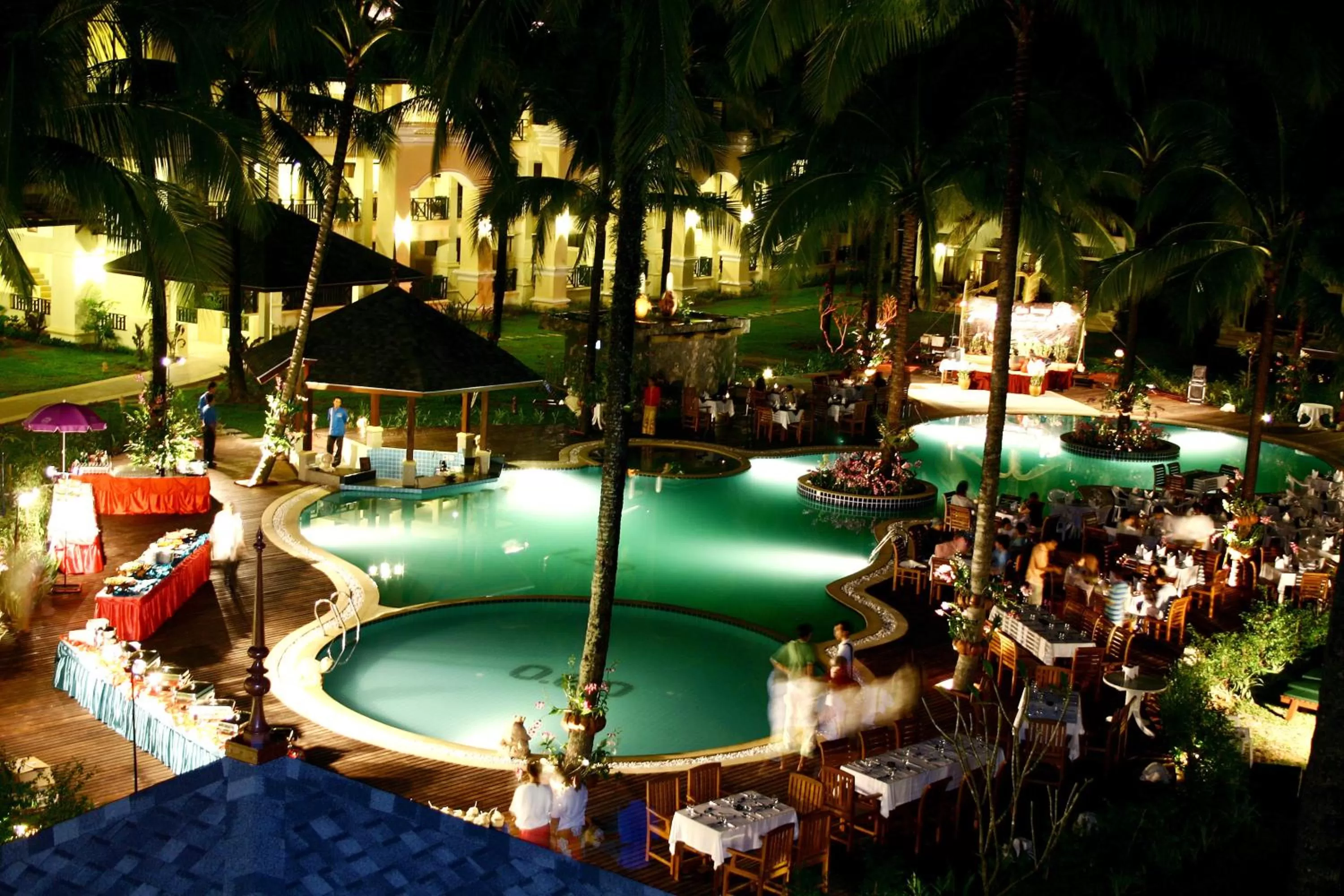 Swimming pool in Khaolak Orchid Beach Resort - SHA Extra Plus