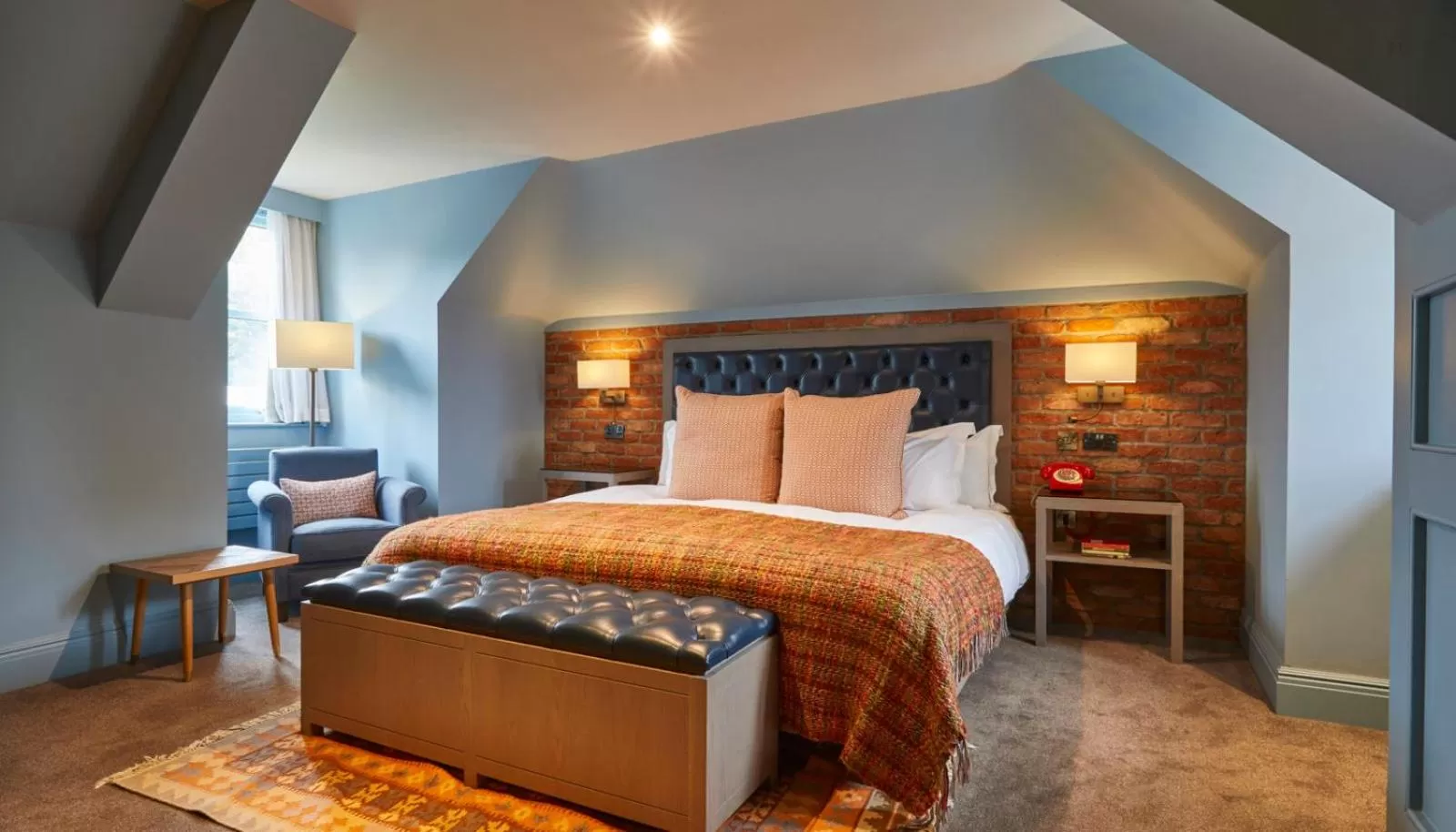 Photo of the whole room, Bed in The Great House, Sonning, Berkshire