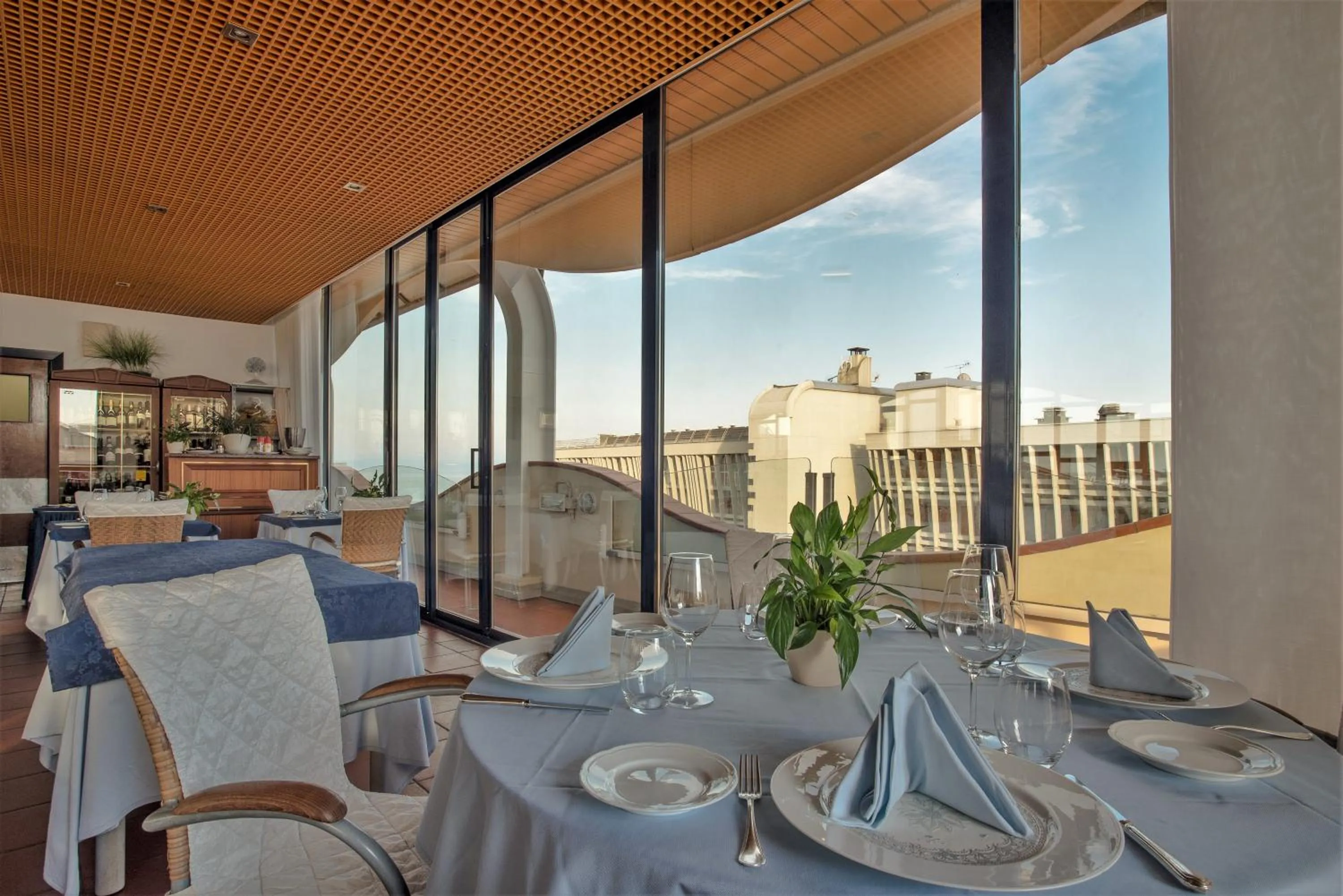 Restaurant/places to eat in Grand Hotel Astoria