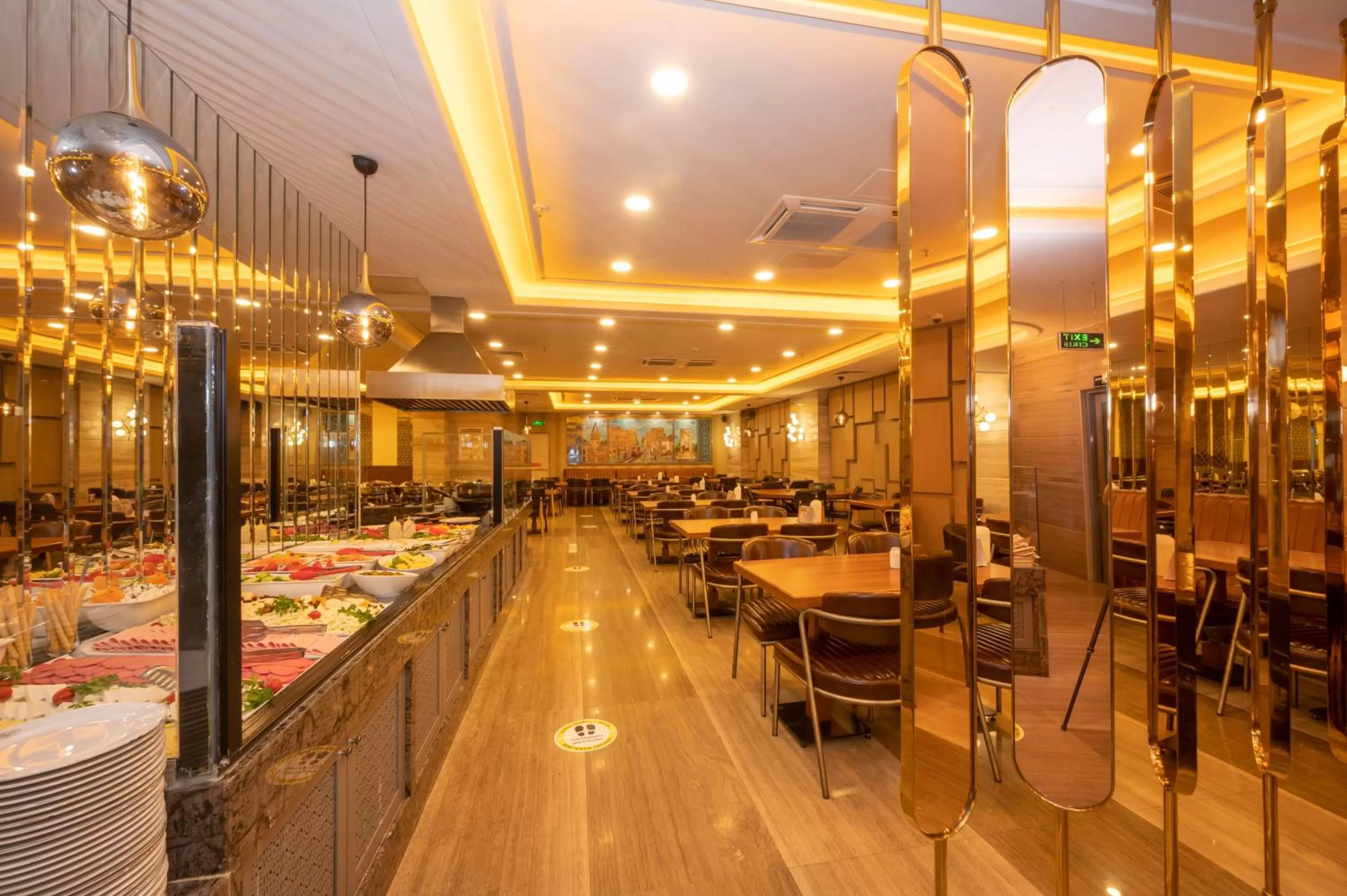 Restaurant/places to eat in Ramada By Wyndham Istanbul Pera Taksim